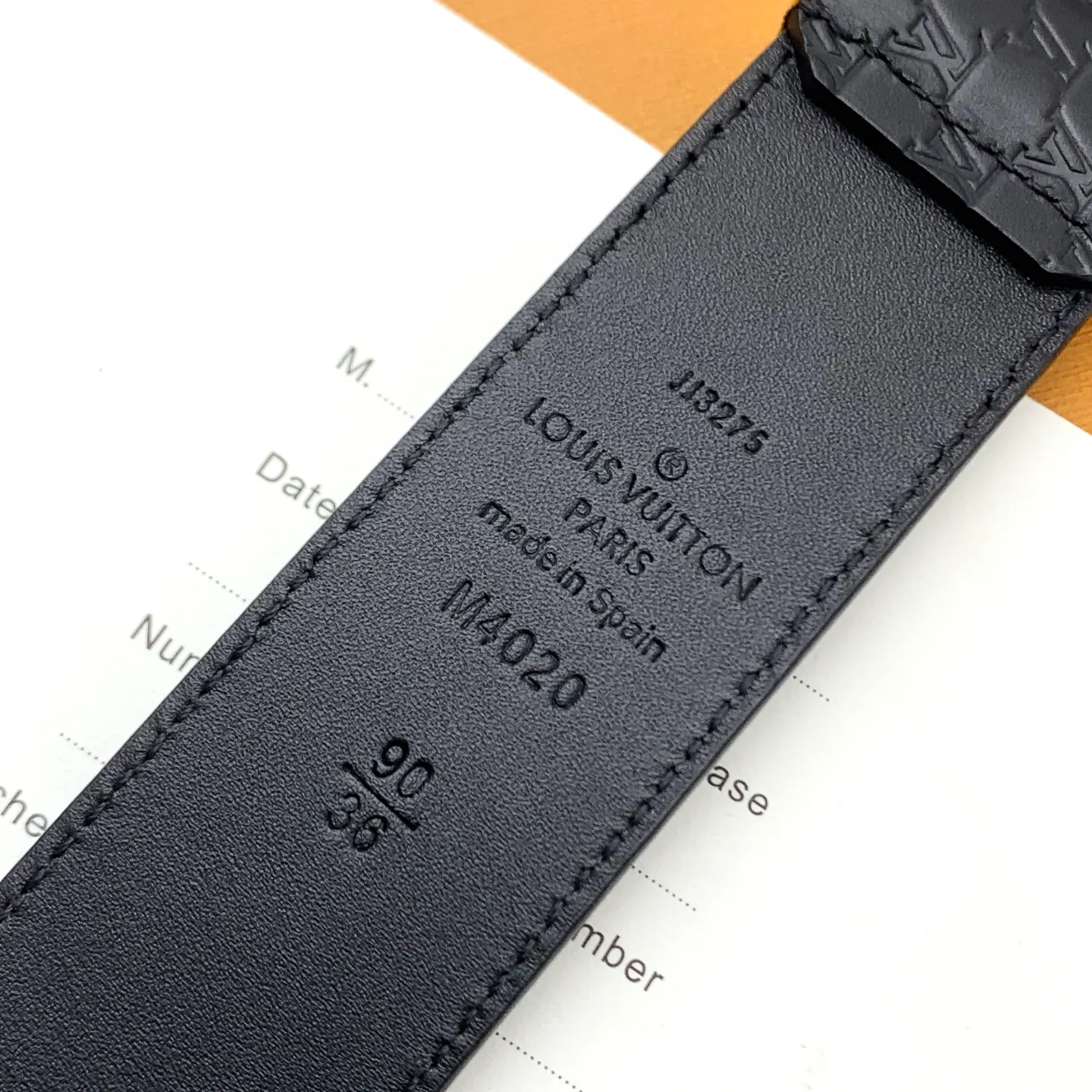 💰520💰Full package💰 💍Purchasing-grade LV Everyday Pin⚡️🌹The belt is made of smooth leather with a Louis Vuitton inscribed brass buckle⚡️🌹The exquisite LV Initiales decoration is suspended under the drawstring loop. Eye-catching stitching brings visual focus⚡️🌹Easily upgrade to formal or casual looks⚡️🌹Width 3.5cm