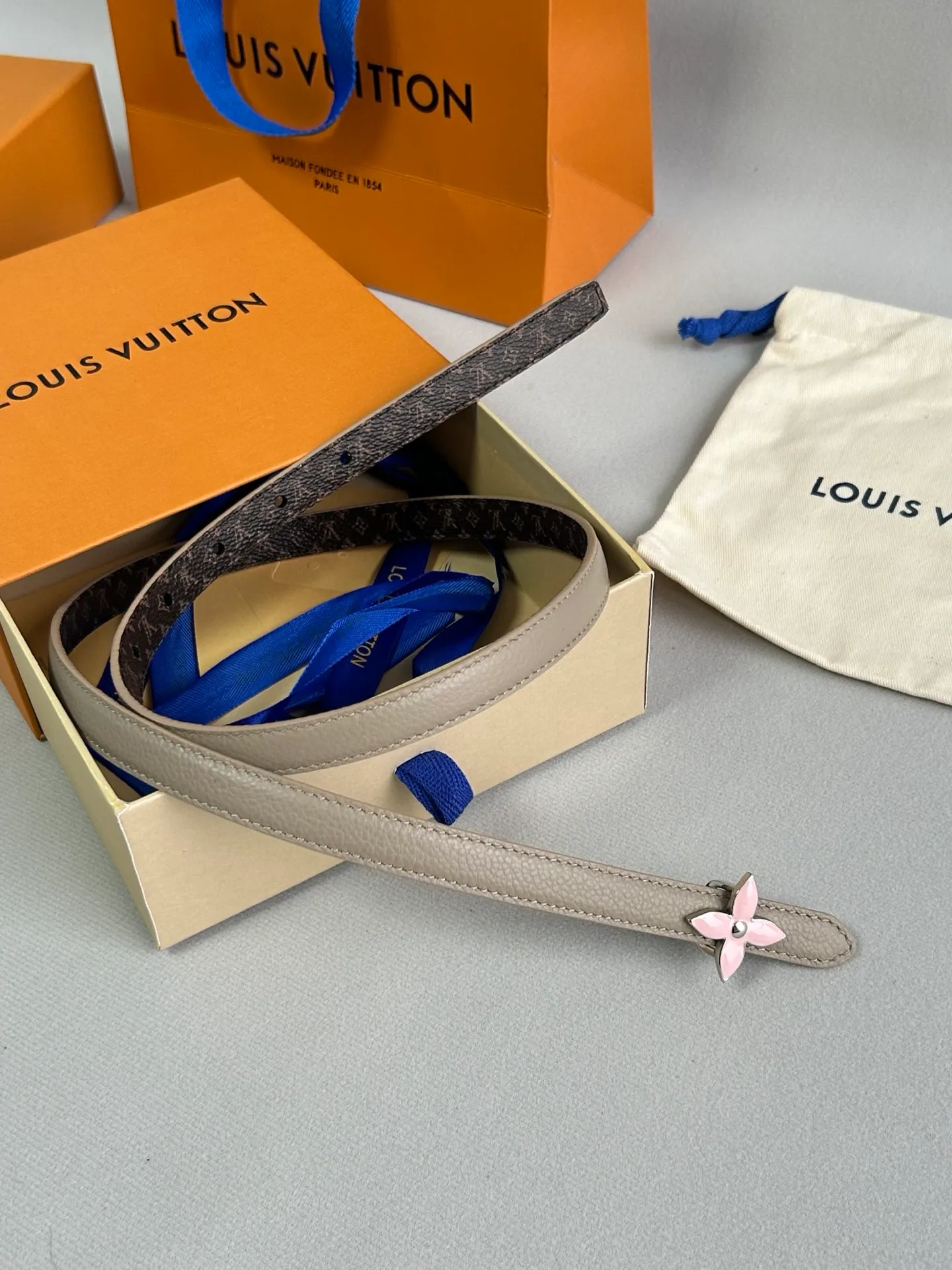 💰440💰Full package💰 💍Purchase grade LV Louis Vuitton⚡️🌹1.5cm double-sided belt, counter quality, double-sided use. Pure copper hardware buckle. Accessories loved by the brand’s brilliant classic designs