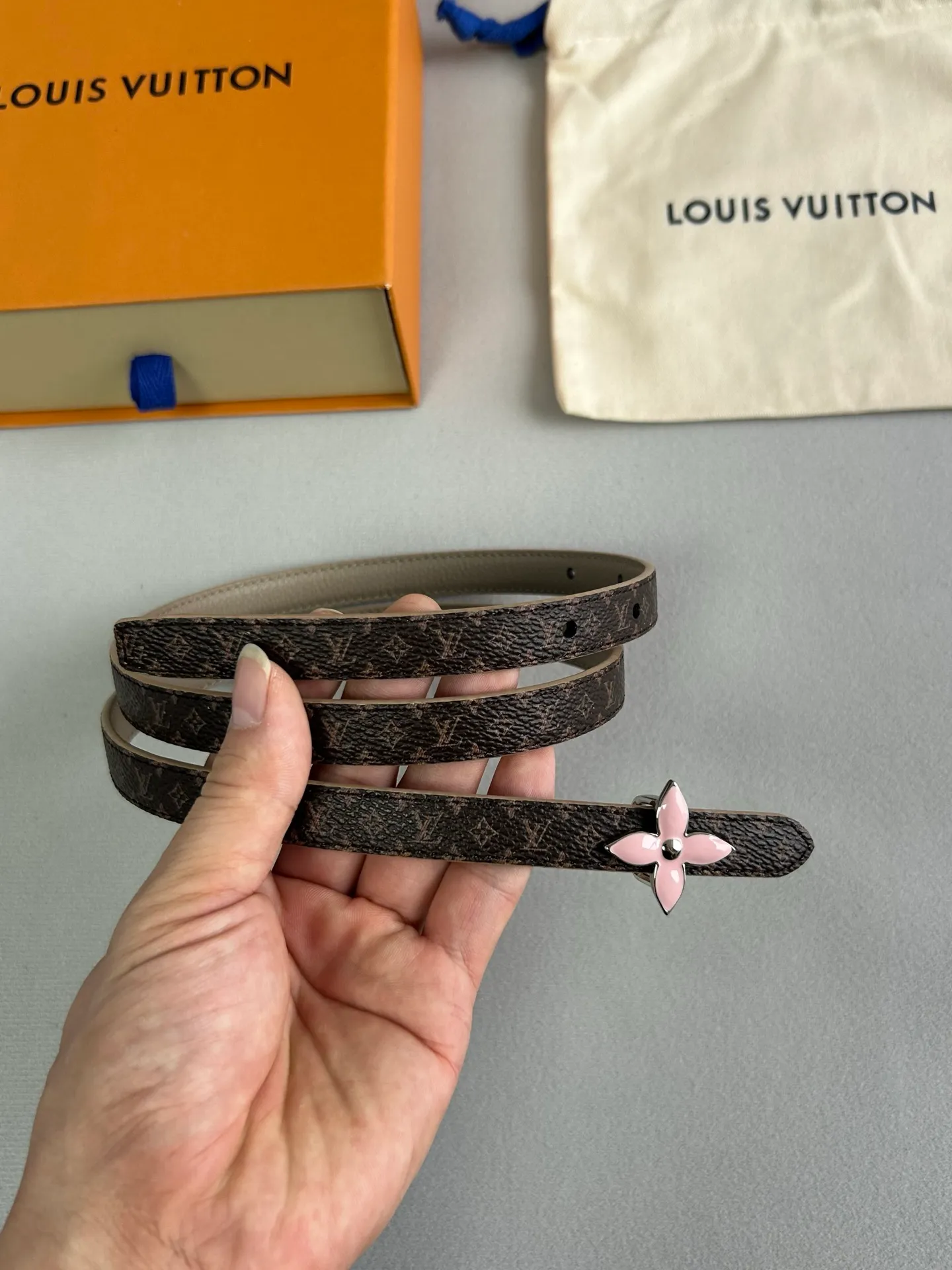 💰440💰Full package💰 💍Purchase grade LV Louis Vuitton⚡️🌹1.5cm double-sided belt, counter quality, double-sided use. Pure copper hardware buckle. Accessories loved by the brand’s brilliant classic designs