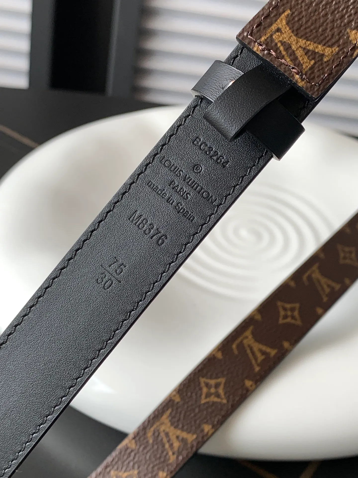 💰460💰Full set of packaging💰 💍Purchasing-grade LV⚡️🌹Treasure mold opening and customization🔨2025 counter new model. LV women's belt optional 3.0cm width latest two-color effect hardware, authentic and specially used for real-life shooting🎬