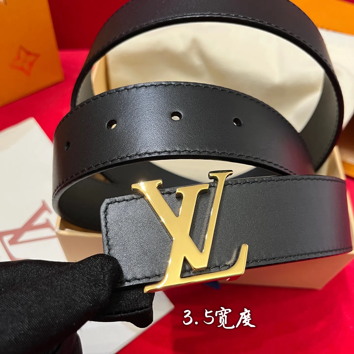 💰560💰Full package💰 💍Purchasing-grade LV⚡️🌹Simple but high-end fashionable✨❗️Donkey brand men’s belt⚡️🌹Width 3.5cm, imported calfskin on both sides, usable on both sides, brand new intricately intertwined exquisite buckles, this is the right choice for those who don’t like exaggerated big logos⚡️🌹