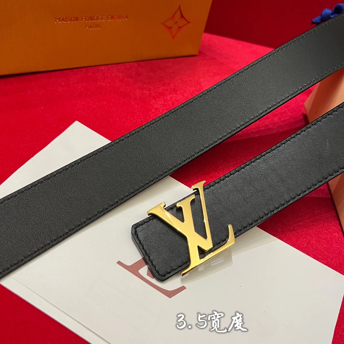 💰560💰Full package💰 💍Purchasing-grade LV⚡️🌹Simple but high-end fashionable✨❗️Donkey brand men’s belt⚡️🌹Width 3.5cm, imported calfskin on both sides, usable on both sides, brand new intricately intertwined exquisite buckles, this is the right choice for those who don’t like exaggerated big logos⚡️🌹