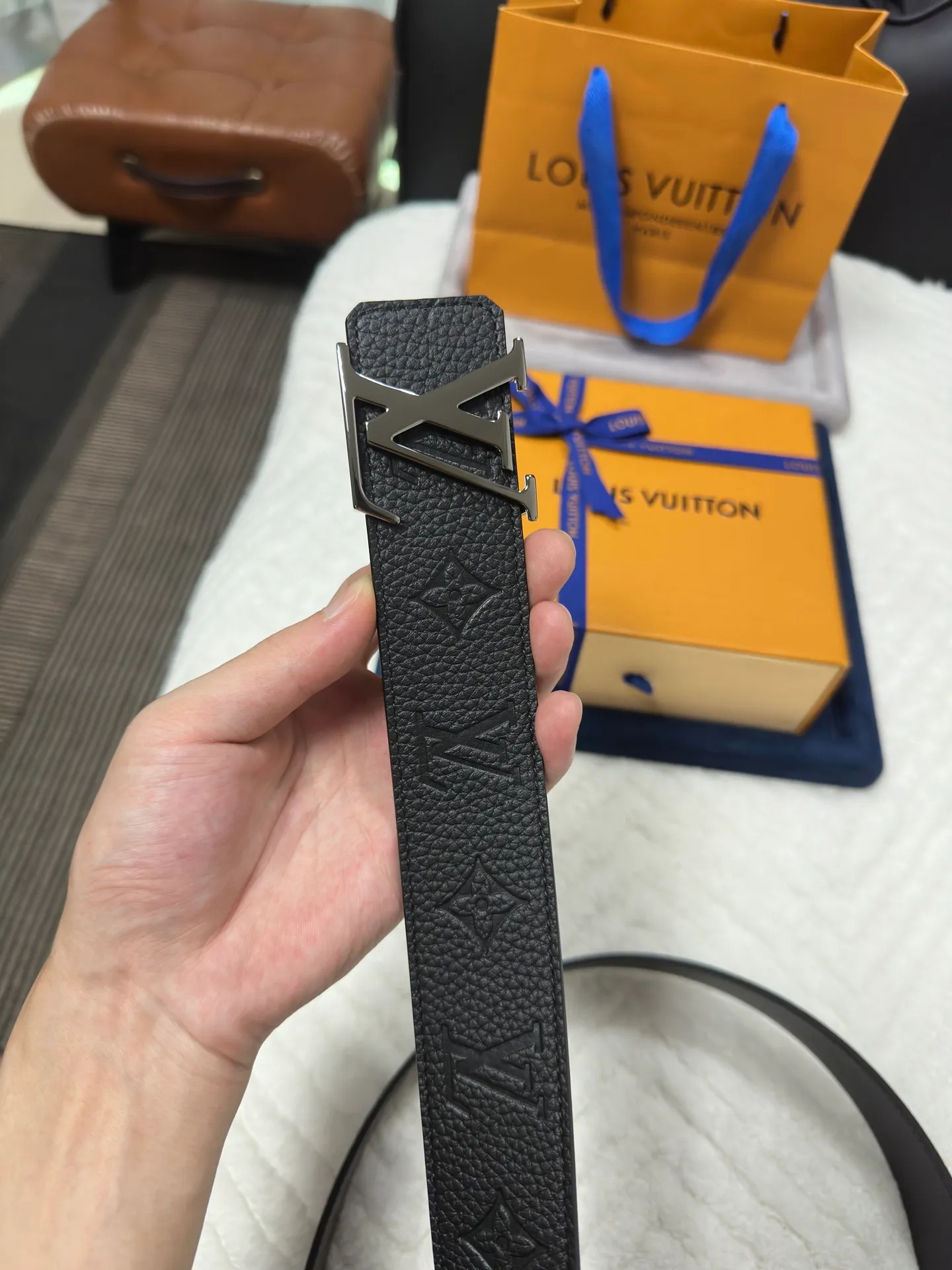 💰480💰Full set of packaging💰 💍Purchasing-grade LV Louis Vuitton M0424, double-sided, thick lychee embossed, width 4.0cm, high-quality LV buckle