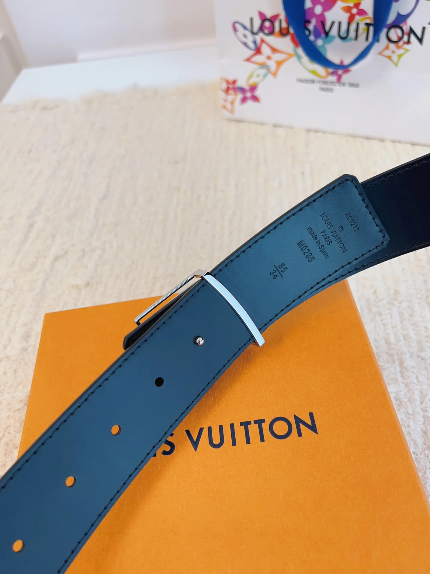 💰480💰Authentic packaging💰 💍Purchase level LV new~⚡️Lvjia France🇫🇷Original leather material⚡️Size 4.0cm⚡️Imported hardware The hardware in the furnace is not what you see in the market iT water-adjusted hardware