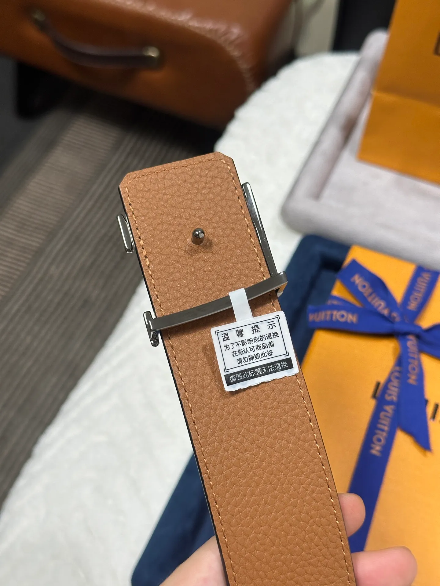 💰480💰Full set of packaging💰 💍Purchase grade LV Louis Vuitton M9151 Double-sided use Big Lychee Togo Width 4.0cm Premium LV hanging buckle