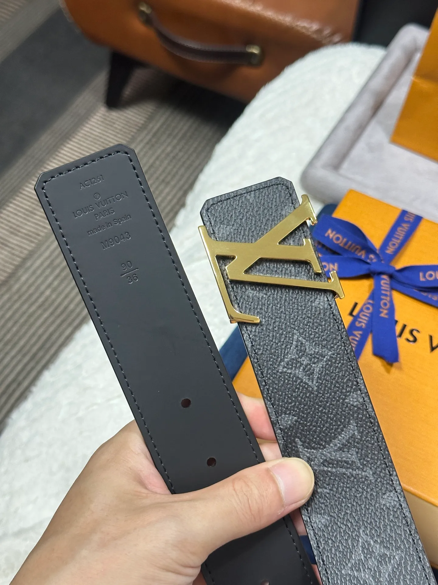 💰440💰Full set of packaging💰 💍Purchase grade LV Louis Vuitton M09043 Black Presbyopia Width 4.0cm Premium LV Buckle