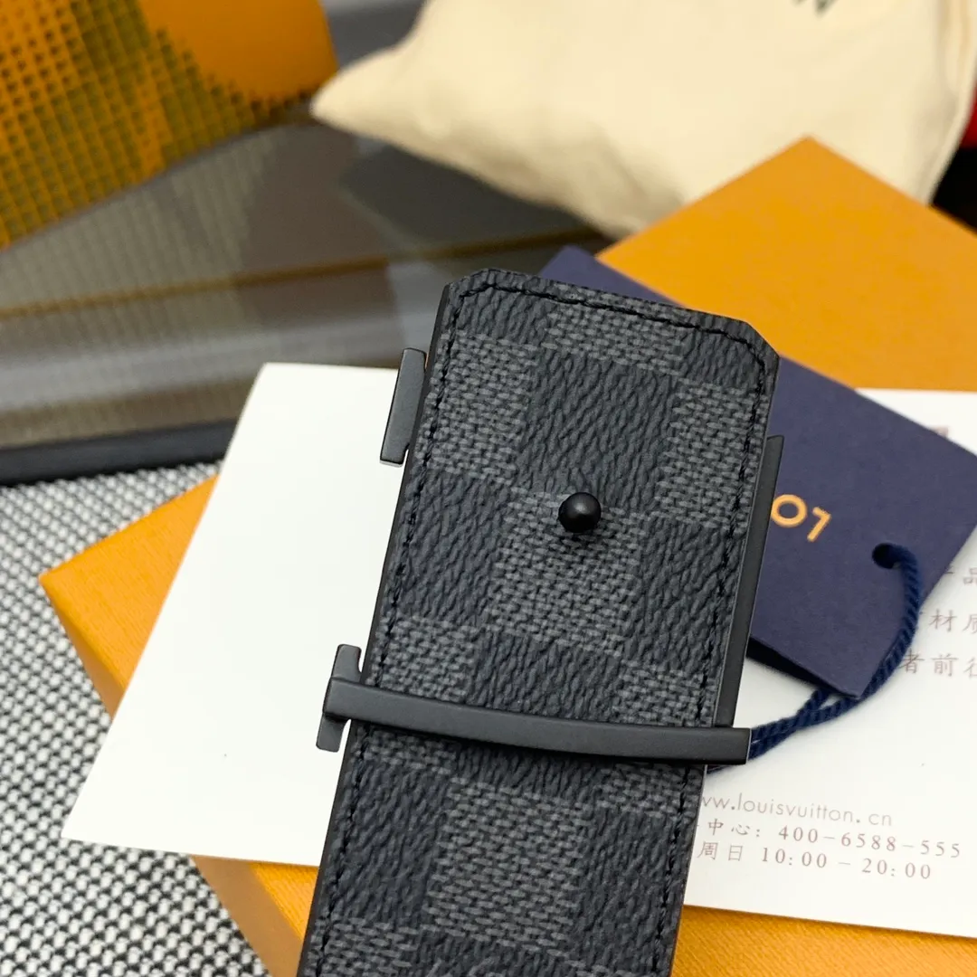 💰480💰Full package💰 💍Purchasing-grade LV⚡️🌹Donkey Brand👀New men's belt Width 4cm ⚡️🌹Customized canvas fabric decorated with new pattern effect (pure color) Set off imported calfskin color base with exquisite letter buckle, great feel⚡️🌹Paired with the latest original gift box from the counter