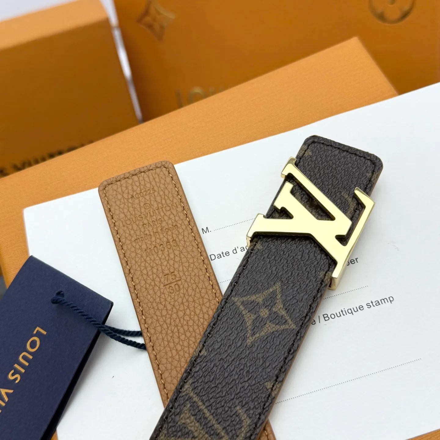 💰440💰Full package💰 💍Purchase level This style of LV Initiales⚡️Double-sided belt achieves two styles with a classic appearance⚡️Monogram canvas conveys leisure and comfort⚡️Grained cow leather reveals elegant style, matched with LV Initiales buckle⚡️Width 3.0cm