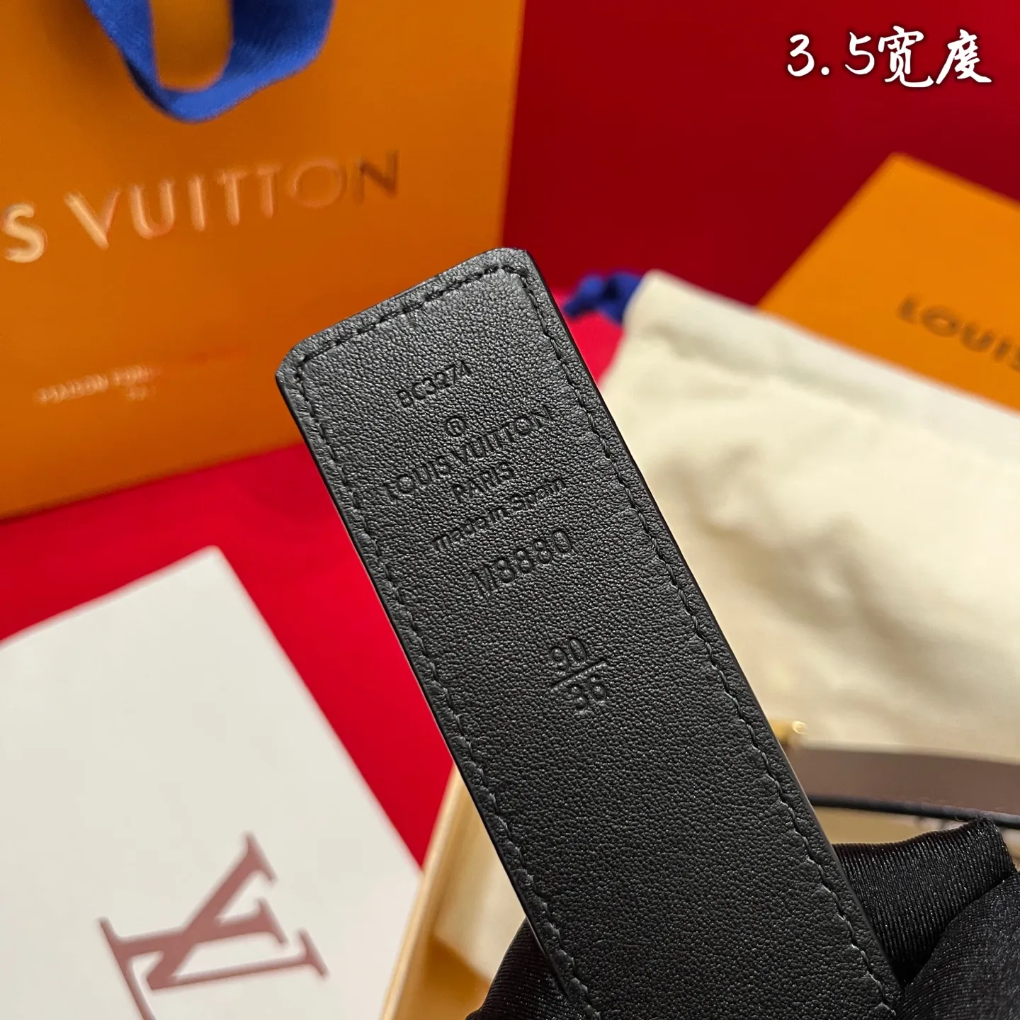 💰560💰Full package💰 💍Purchasing-grade LV⚡️🌹Simple but high-end fashionable✨❗️Donkey brand men’s belt⚡️🌹Width 3.5cm, imported calfskin on both sides, usable on both sides, brand new intricately intertwined exquisite buckles, this is the right choice for those who don’t like exaggerated big logos⚡️🌹