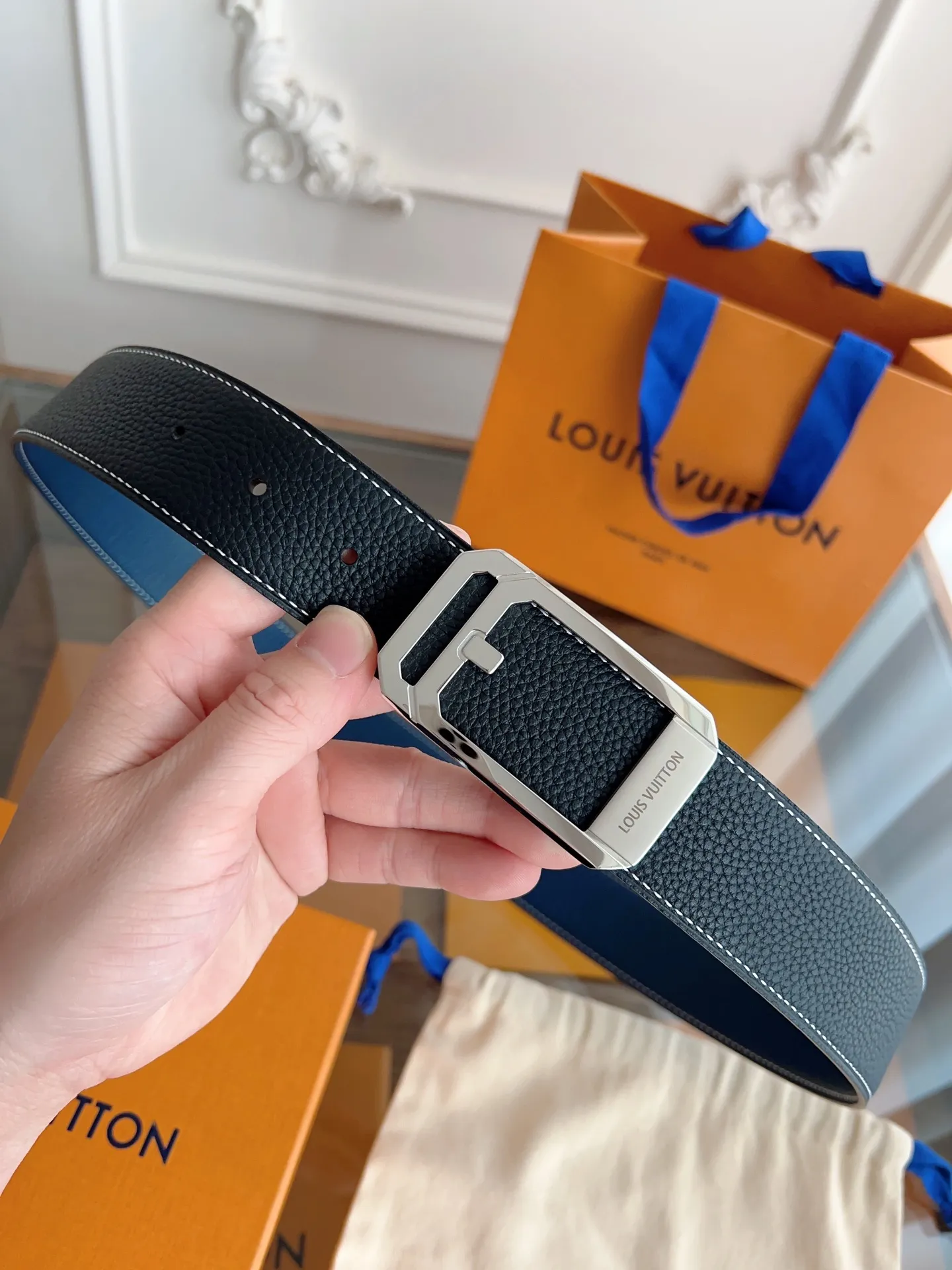 💰480💰Full package💰 💍Purchase grade LV🌹Width 3.8cm Double-sided first layer togo pebbled pattern Soft leather ⚡️🌹Double-sided available, fine workmanship, good quality⚡️🌹Stainless steel buckle (gold silver) code size 100-125cm