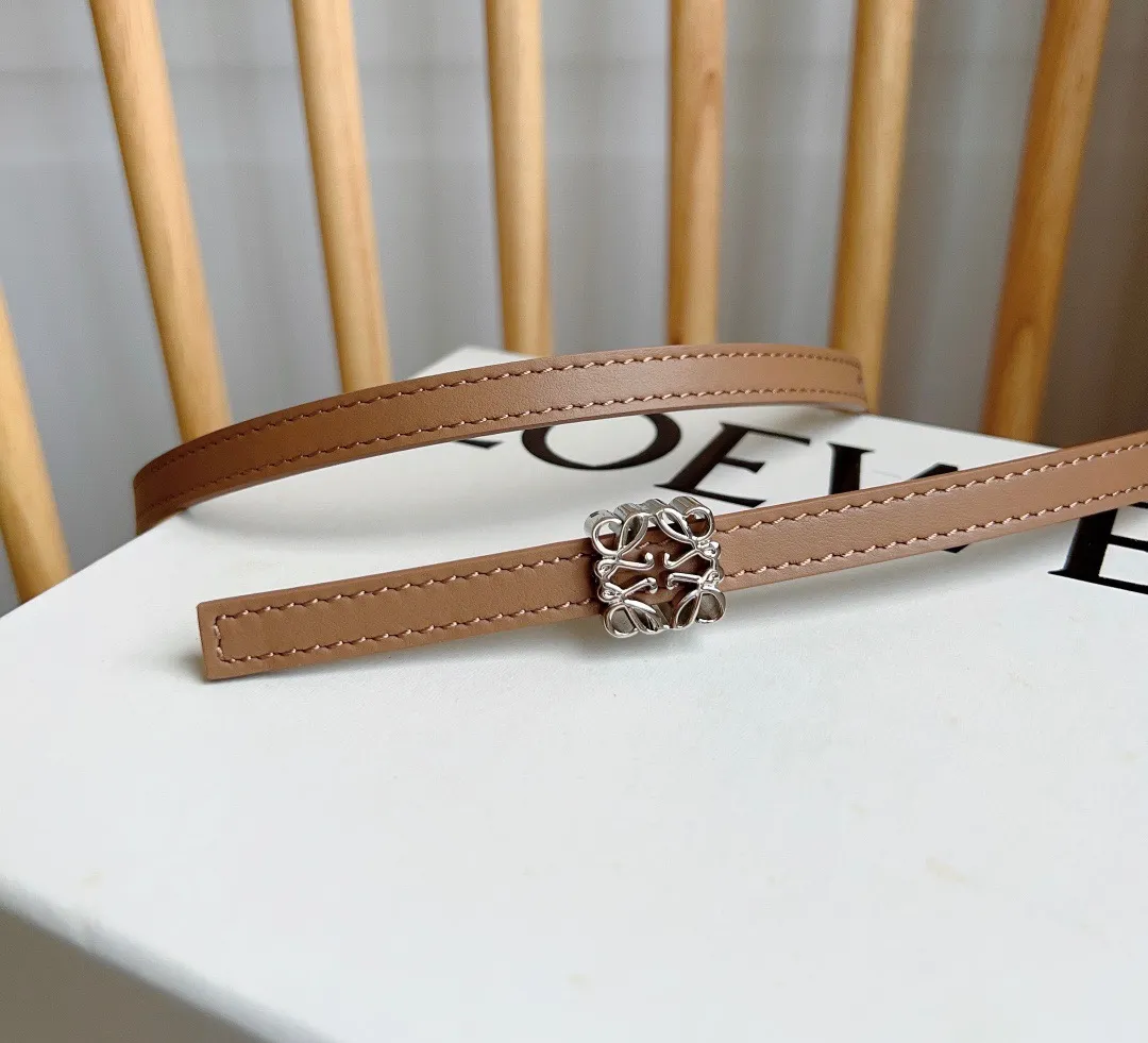 💰440💰Complete package💰 💍Purchasing-grade LOEWE counter's latest belt of the same style [Celebration][Celebration] Made of smooth cow leather double-sided belt, bright Anagram cube pin buckle, five-hole adjustment, excellent craftsmanship, personalized shape, exquisite material, width: 1.0cm