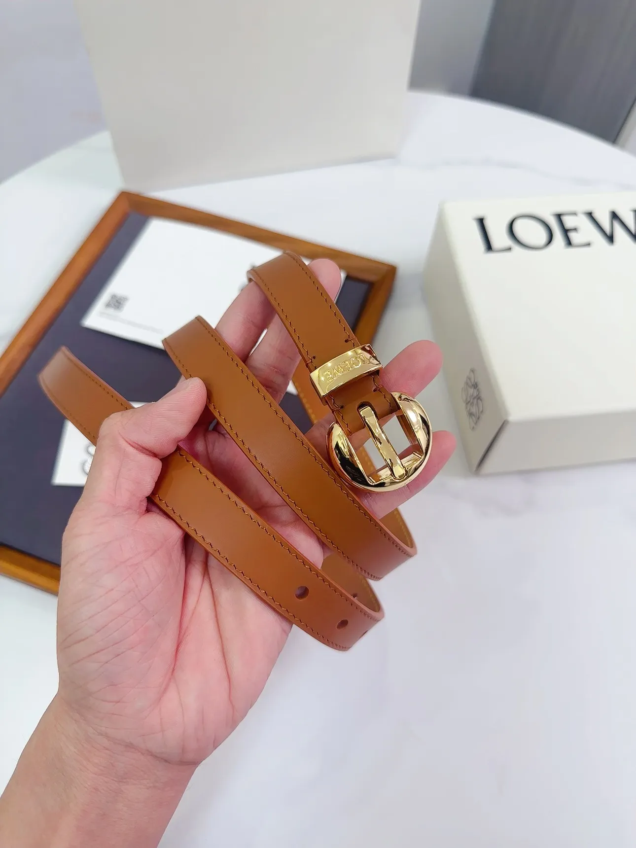 💰460💰Full package💰 💍Purchasing-grade LOEWE counter latest belt of the same style [Celebration][Celebration] Made of smooth cow leather narrow belt with Anagram Pebble pin buckle Excellent craftsmanship Personalized shape Exquisite material Width: 2.0cm