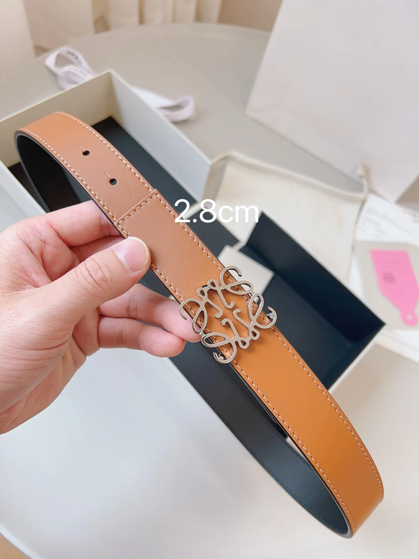 💰440💰Full package💰 💍Purchasing-grade LoEWE reversible belt, made of cowhide, repeated Anagram pattern, equipped with LOEWE Anagram buckle Width: 2.8cm