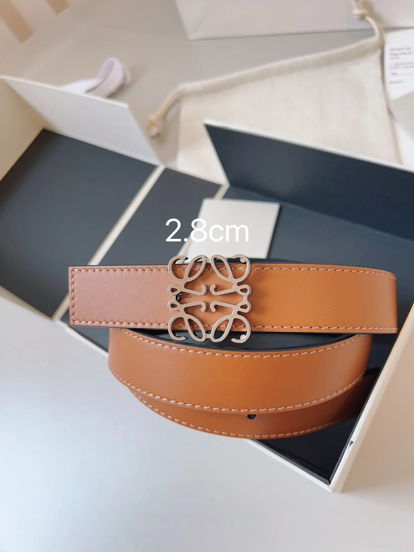 💰440💰Full package💰 💍Purchasing-grade LoEWE reversible belt, made of cowhide, repeated Anagram pattern, equipped with LOEWE Anagram buckle Width: 2.8cm