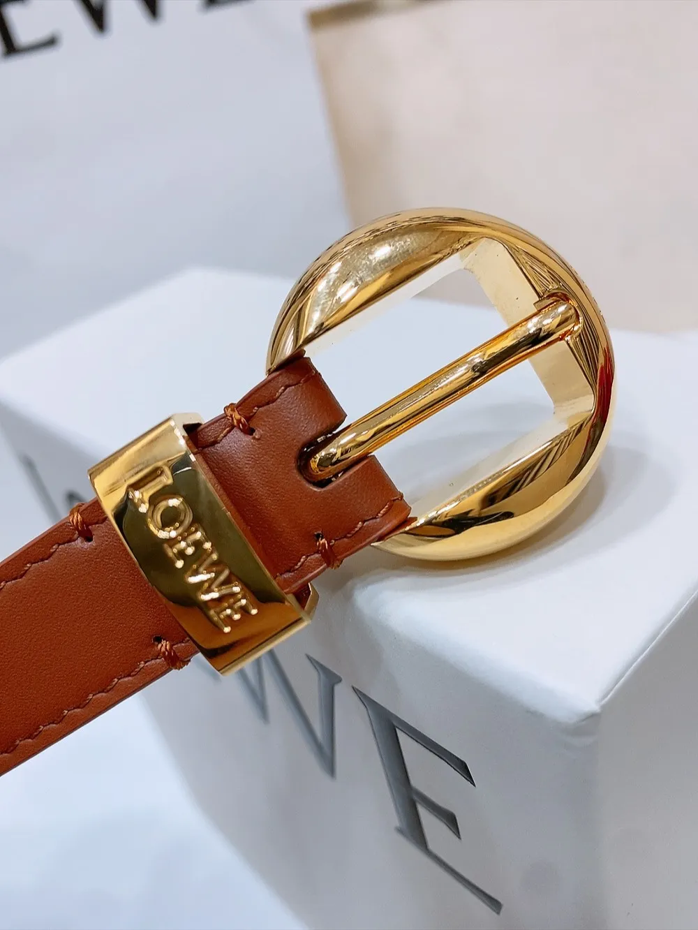 💰460💰Full package💰 💍Purchasing-grade LOEWE counter latest belt of the same style [Celebration][Celebration] Made of smooth cow leather narrow belt with Anagram Pebble pin buckle Excellent craftsmanship Personalized shape Exquisite material Width: 2.0cm