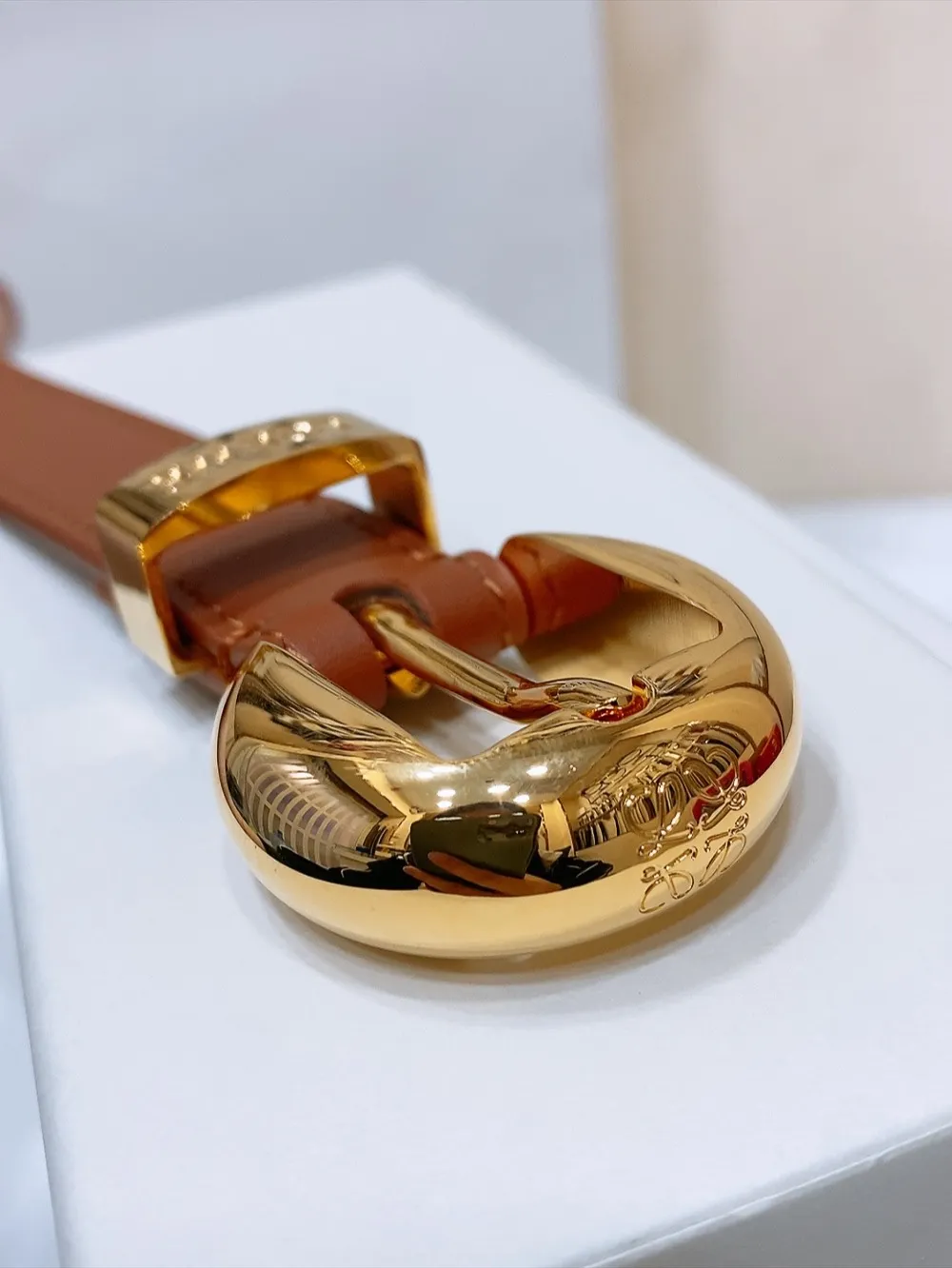 💰460💰Full package💰 💍Purchasing-grade LOEWE counter latest belt of the same style [Celebration][Celebration] Made of smooth cow leather narrow belt with Anagram Pebble pin buckle Excellent craftsmanship Personalized shape Exquisite material Width: 2.0cm