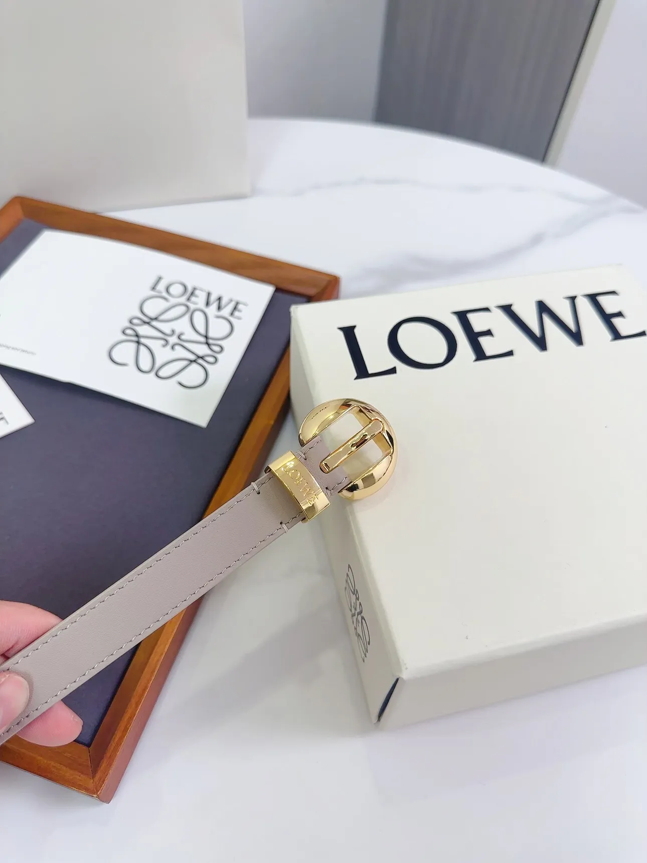 💰460💰Full package💰 💍Purchasing-grade LOEWE counter latest belt of the same style [Celebration][Celebration] Made of smooth cow leather narrow belt with Anagram Pebble pin buckle Excellent craftsmanship Personalized shape Exquisite material Width: 2.0cm