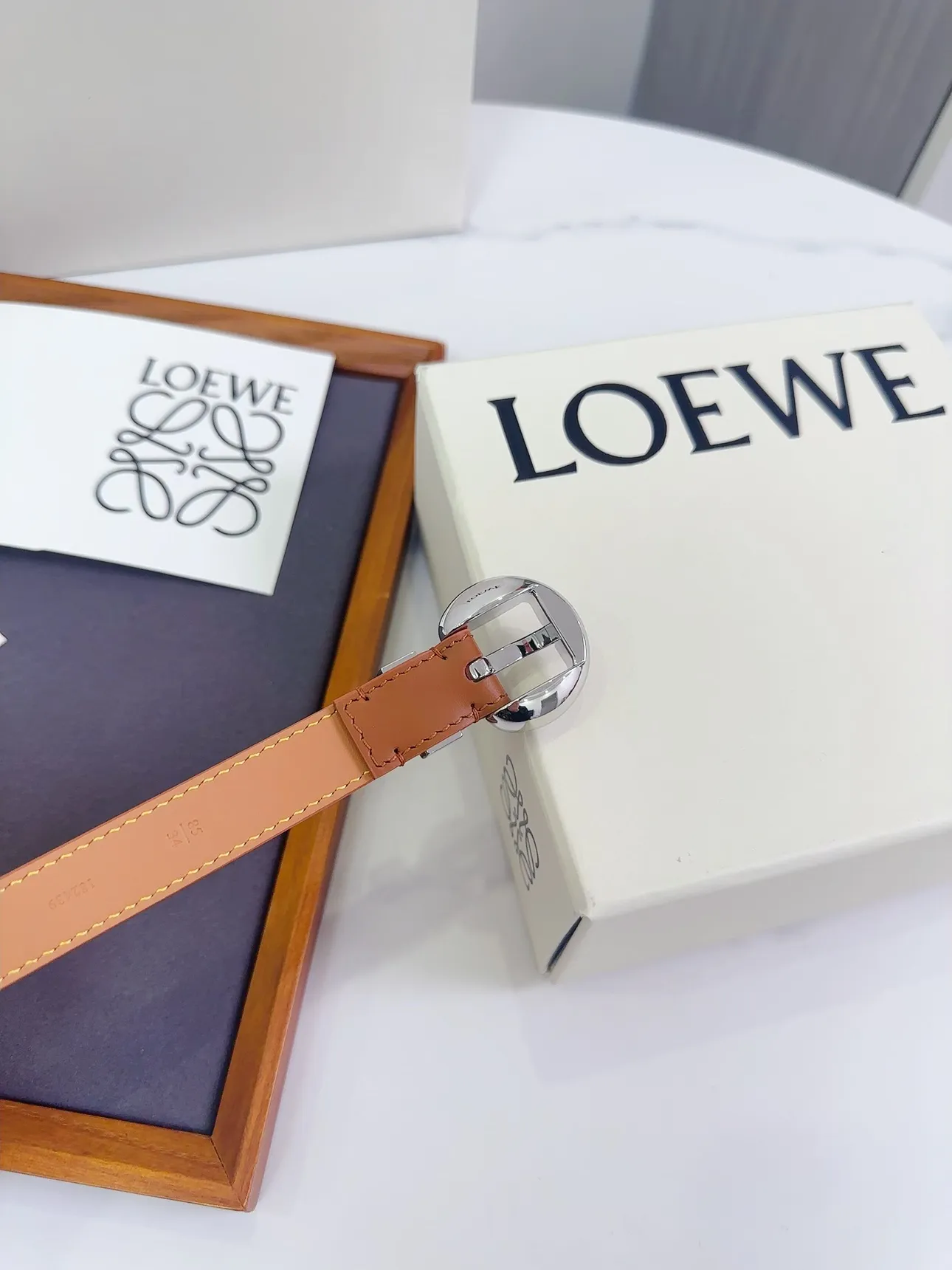 💰460💰Full package💰 💍Purchasing-grade LOEWE counter latest belt of the same style [Celebration][Celebration] Made of smooth cow leather narrow belt with Anagram Pebble pin buckle Excellent craftsmanship Personalized shape Exquisite material Width: 2.0cm