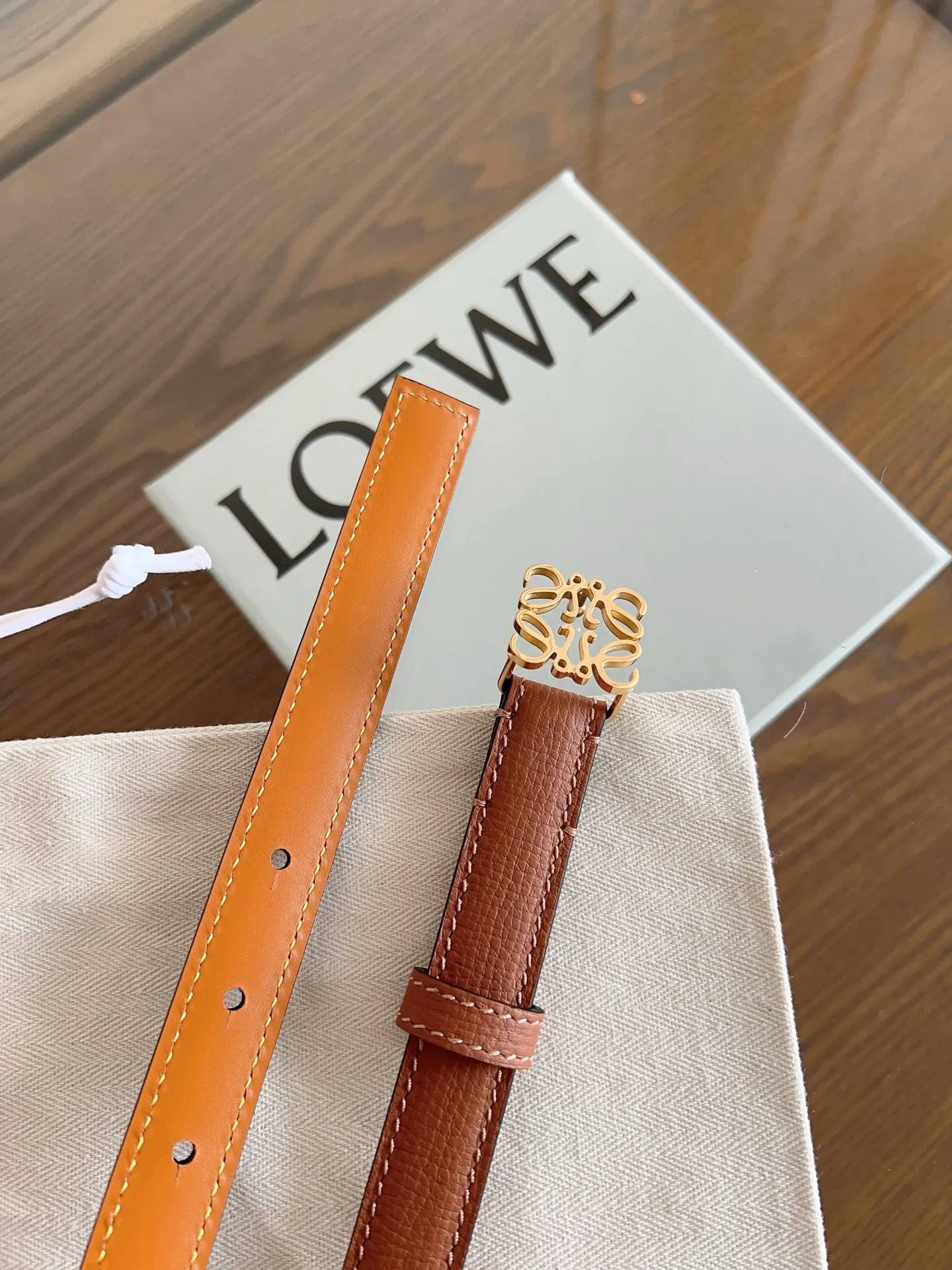 💰480💰Full package💰 💍Purchasing-grade LOEWE🇪🇸Spain original leather, pebbled brown cowhide. There is no doubt about the quality. There is no better, only the best. Size 2 cm