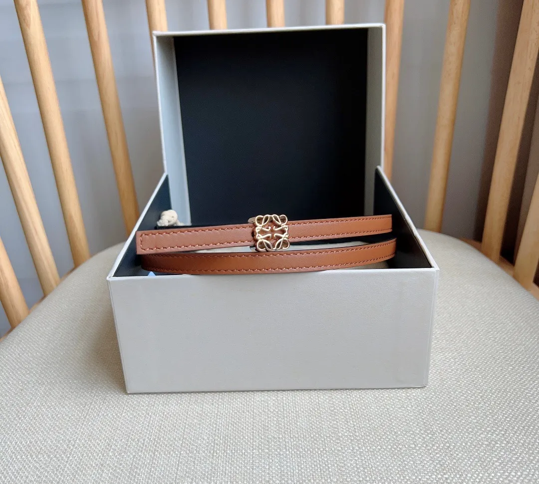 💰440💰Complete package💰 💍Purchasing-grade LOEWE counter's latest belt of the same style [Celebration][Celebration] Made of smooth cow leather double-sided belt, bright Anagram cube pin buckle, five-hole adjustment, excellent craftsmanship, personalized shape, exquisite material, width: 1.0cm
