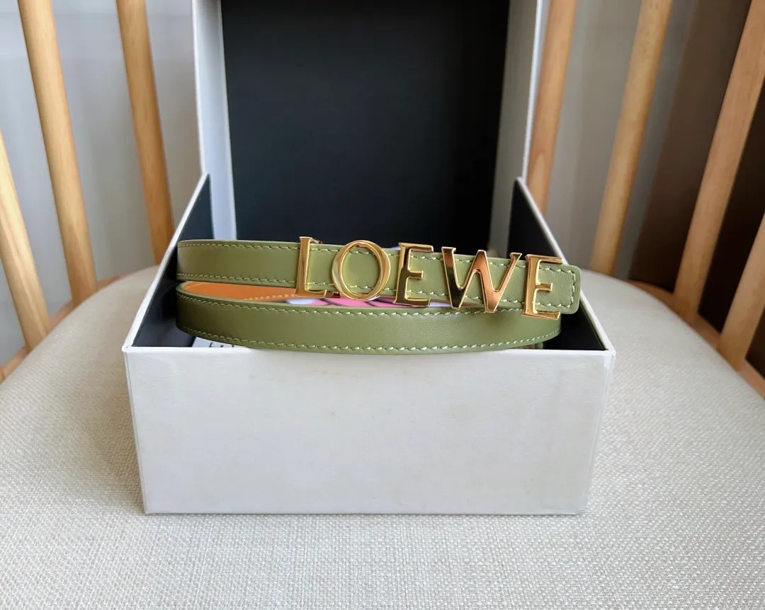 💰440💰Complete package💰 💍Purchasing-grade LOEWE counter latest belt of the same style [Celebration][Celebration] Made of smooth cow leather belt decorated with metal LOEWE belt buckle five-hole adjustment Excellent craftsmanship Personalized shape Exquisite material Width: 1.5cm