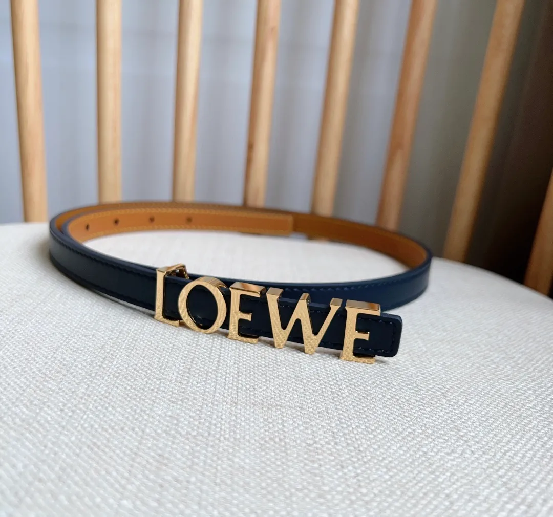 💰440💰Complete package💰 💍Purchasing-grade LOEWE counter latest belt of the same style [Celebration][Celebration] Made of smooth cow leather belt decorated with metal LOEWE belt buckle five-hole adjustment Excellent craftsmanship Personalized shape Exquisite material Width: 1.5cm