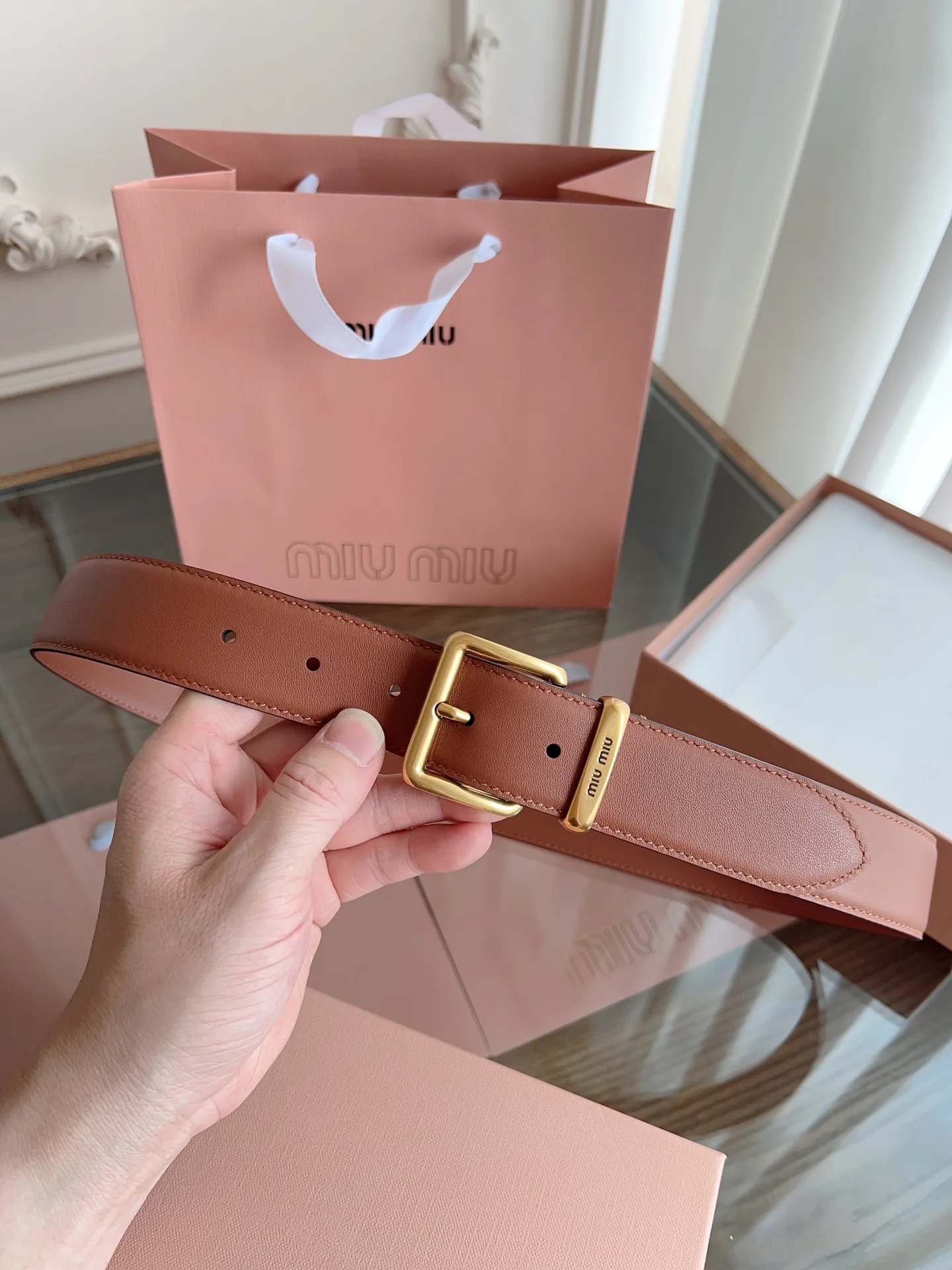 💰460💰Full package💰 💍Purchase level MiuMiu⚡️🌹Width 3.5cm No. 5CC536⚡️🌹Double-sided first-layer calfskin material, soft and comfortable leather⚡️🌹Original steel stamped logo on the back. Fine workmanship, with pure copper buckle (bronze, gold, silver)