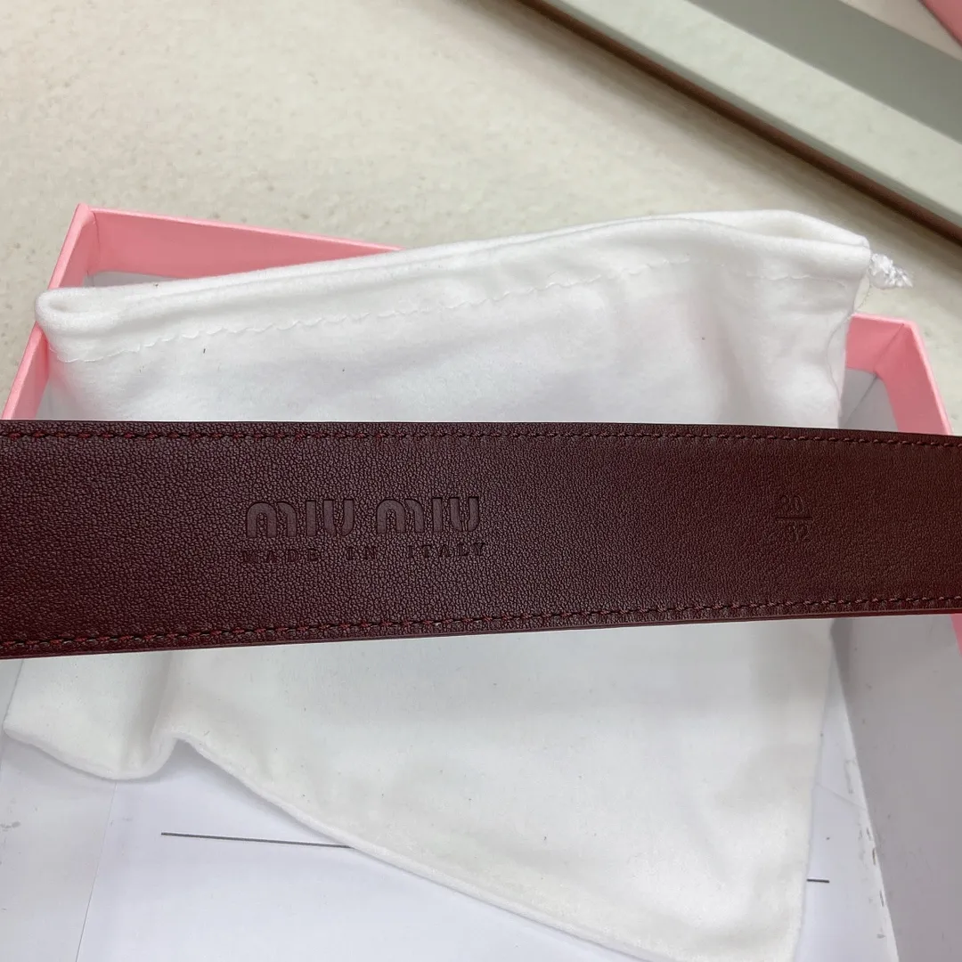💰460💰Full package💰 💍Purchasing agent level Miumiu⚡️🌹New model, belt width 3.5cm, suede calfskin material pure copper metal buckle, minimalist style, design enhances style.