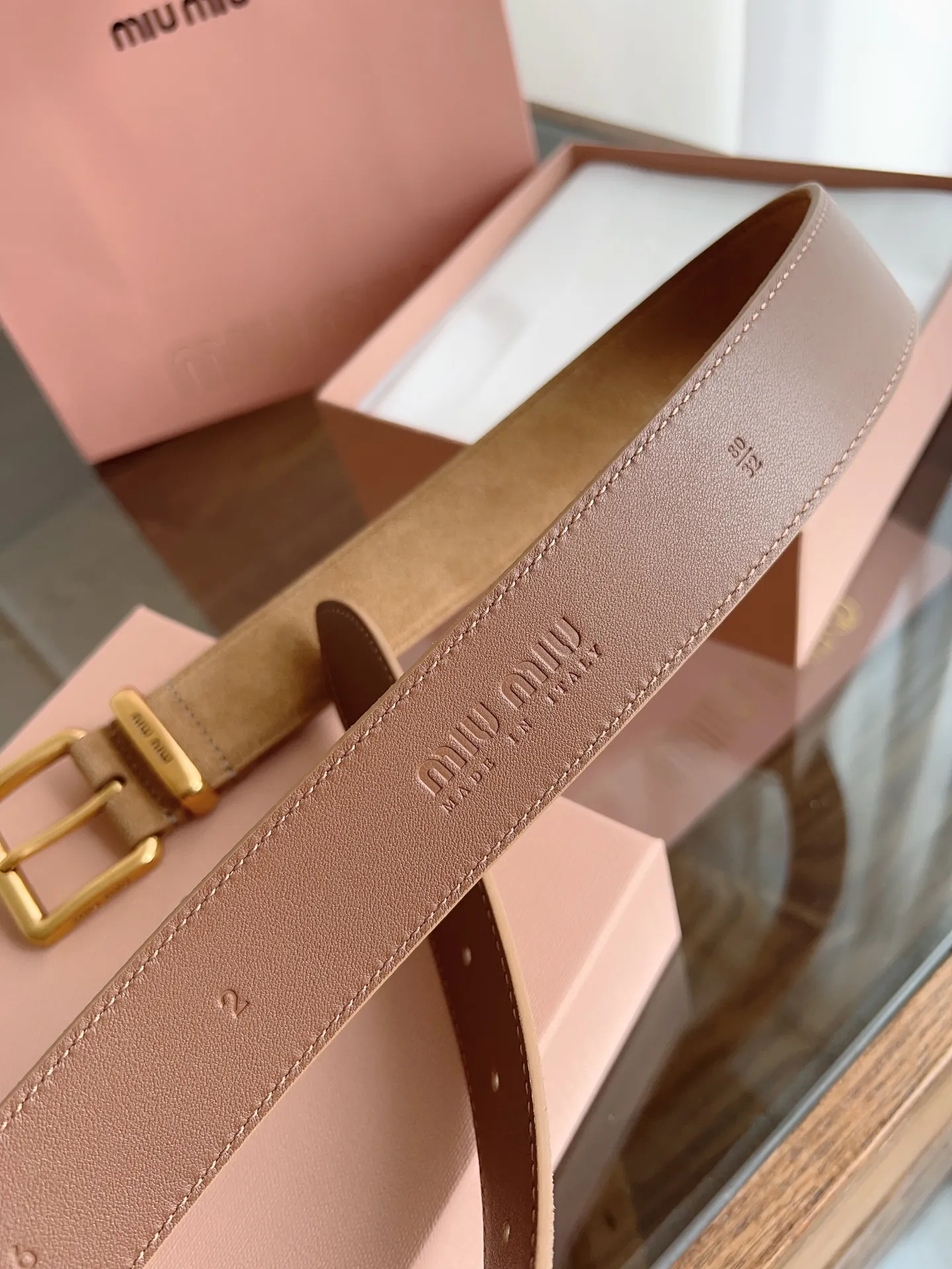 💰460💰Full package💰 💍Purchase level MiuMiu⚡️🌹Width 3.5cm No. 5CC536⚡️🌹Double-sided first-layer suede calfskin material, soft and comfortable leather⚡️🌹Original steel stamped logo on the back. Fine workmanship, with pure copper buckle (bronze, gold, silver)