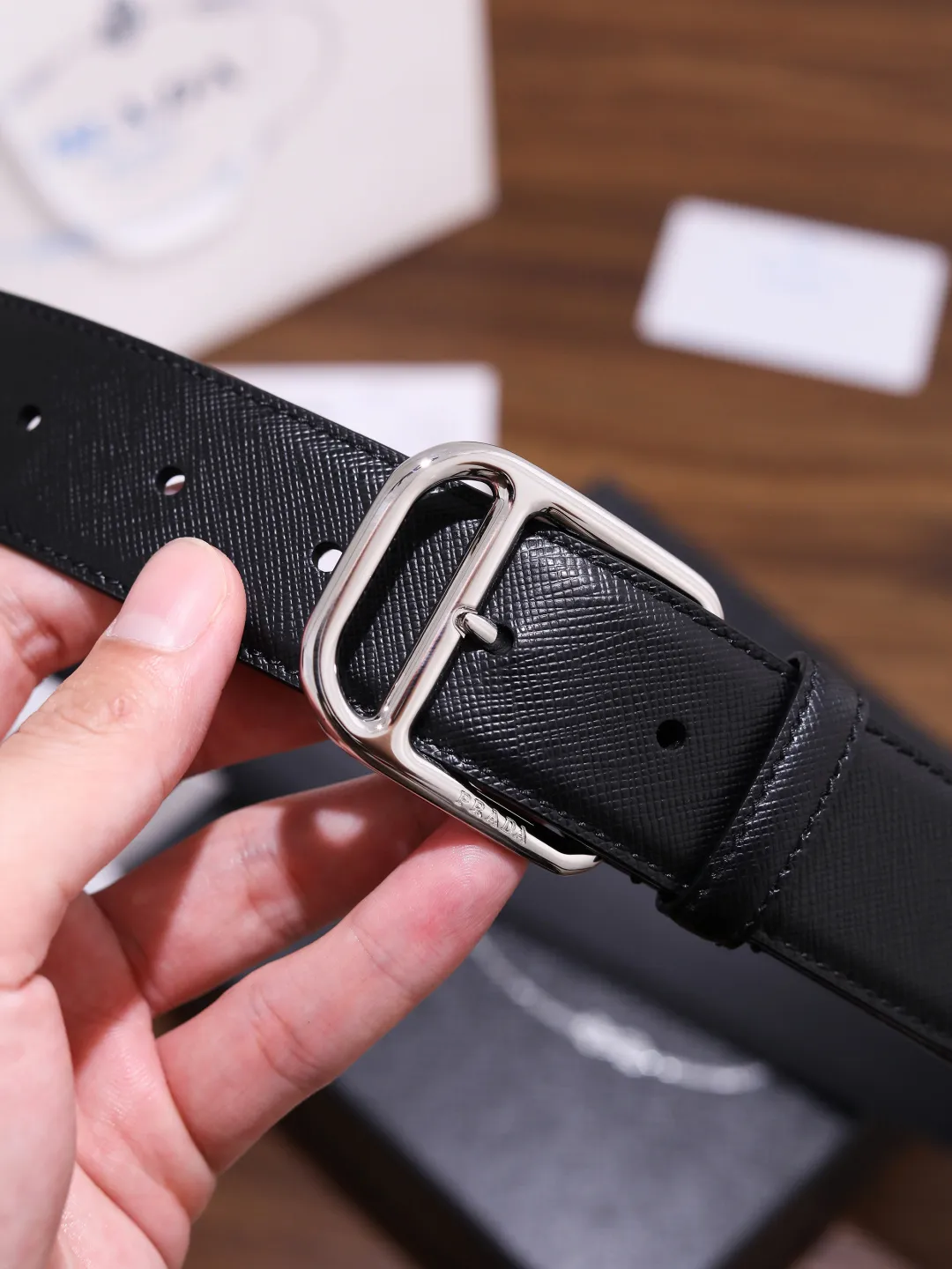 💰480💰Full package💰 💍Purchase grade Prada⚡️🌹Width 3.5cm, double-sided first-layer calfskin, exquisite diagonal stitching. Italian Finnis oil edge,