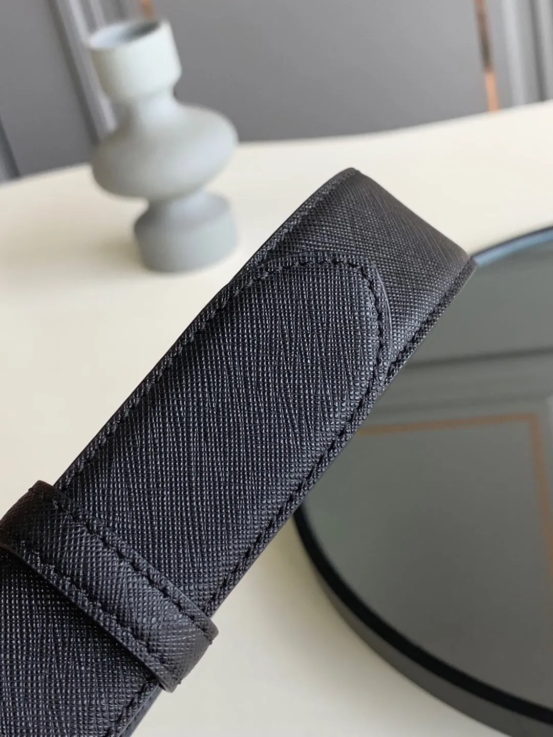 💰480💰Full package💰 💍Purchase level Prada official website synchronization, new Prada Saffiano leather double-sided black cross pattern new pin buckle, belt width 3.4 cm buckle with engraved nameplate💓💓💓