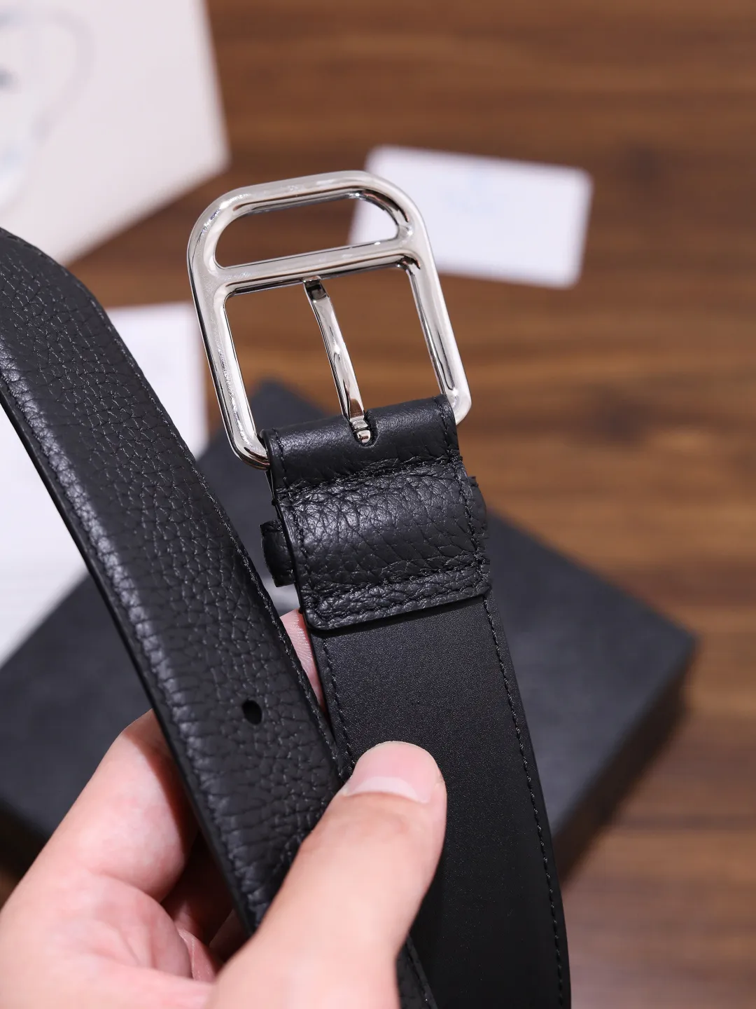 💰480💰Full package💰 💍Purchase grade Prada⚡️🌹Width 3.5cm, double-sided first-layer calfskin, exquisite diagonal stitching. Italian Finnis oil edge,