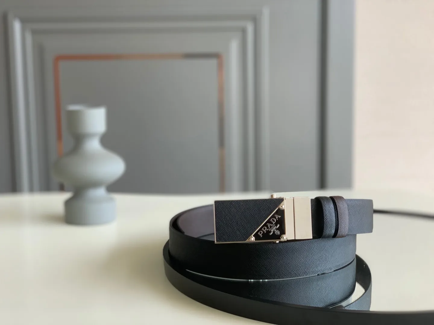 💰480💰Full package💰 💍Purchase level Prada official website synchronization, new Prada Saffiano leather double-sided black cross pattern new plate buckle, belt width 3.4 cm buckle with engraved nameplate💓💓💓