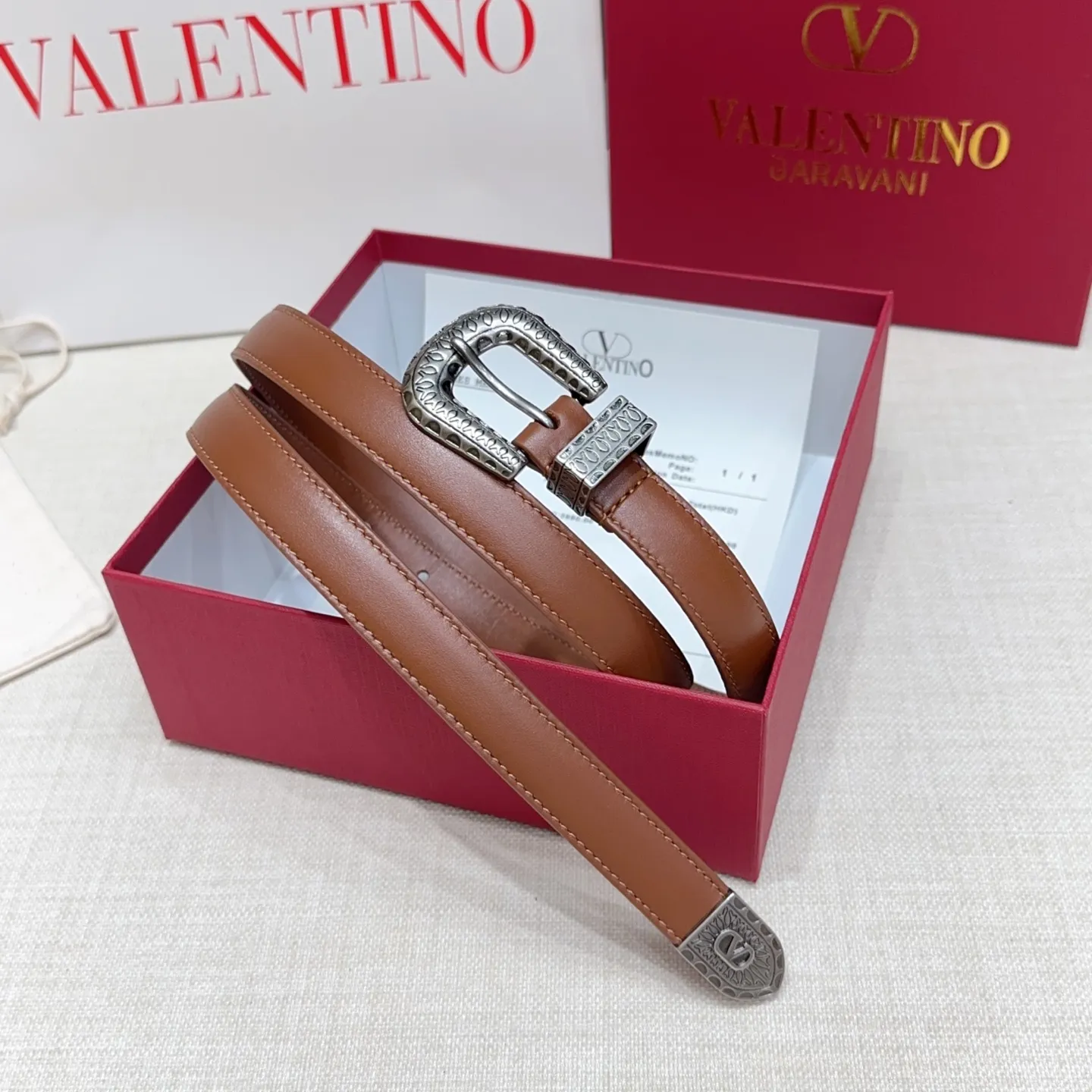 💰460💰Full package💰 💍Purchasing-grade Valentino belt⚡️🌹Width 2.0cm, double-sided first-layer cowhide, length: 75.80.85.90.95.100.Europe, copper five-pin drill buckle mold customization