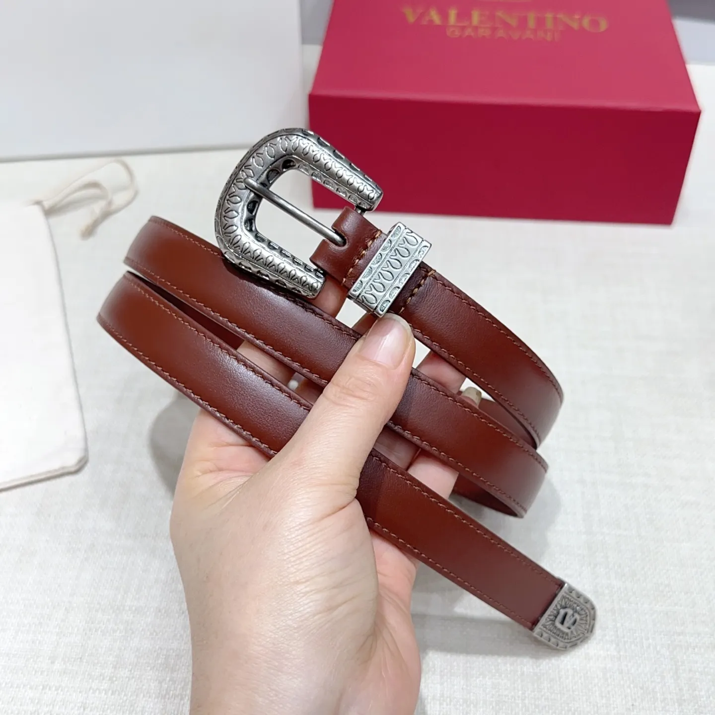 💰460💰Full package💰 💍Purchasing-grade Valentino belt⚡️🌹Width 2.0cm, double-sided first-layer cowhide, length: 75.80.85.90.95.100.Europe, copper five-pin drill buckle mold customization