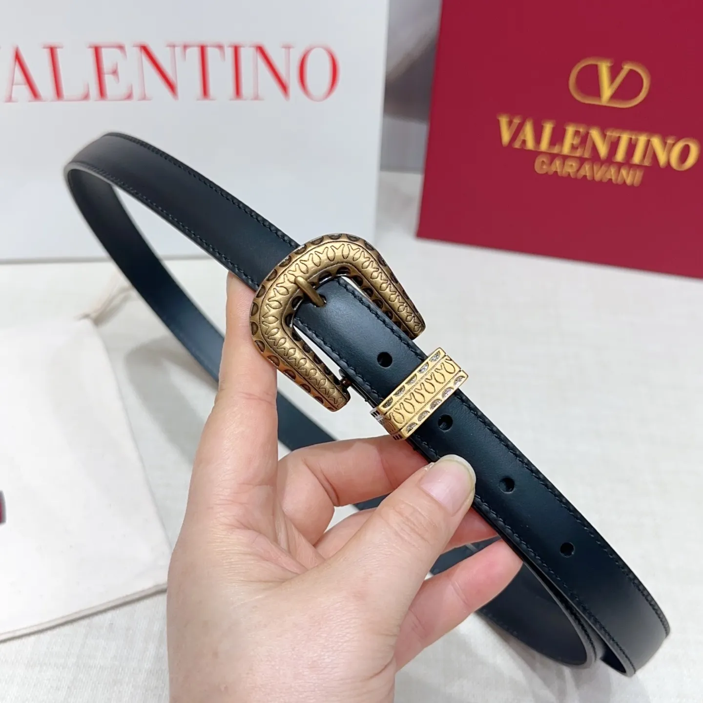 💰460💰Full package💰 💍Purchasing-grade Valentino belt⚡️🌹Width 2.0cm, double-sided first-layer cowhide, length: 75.80.85.90.95.100.Europe, copper five-pin drill buckle mold customization
