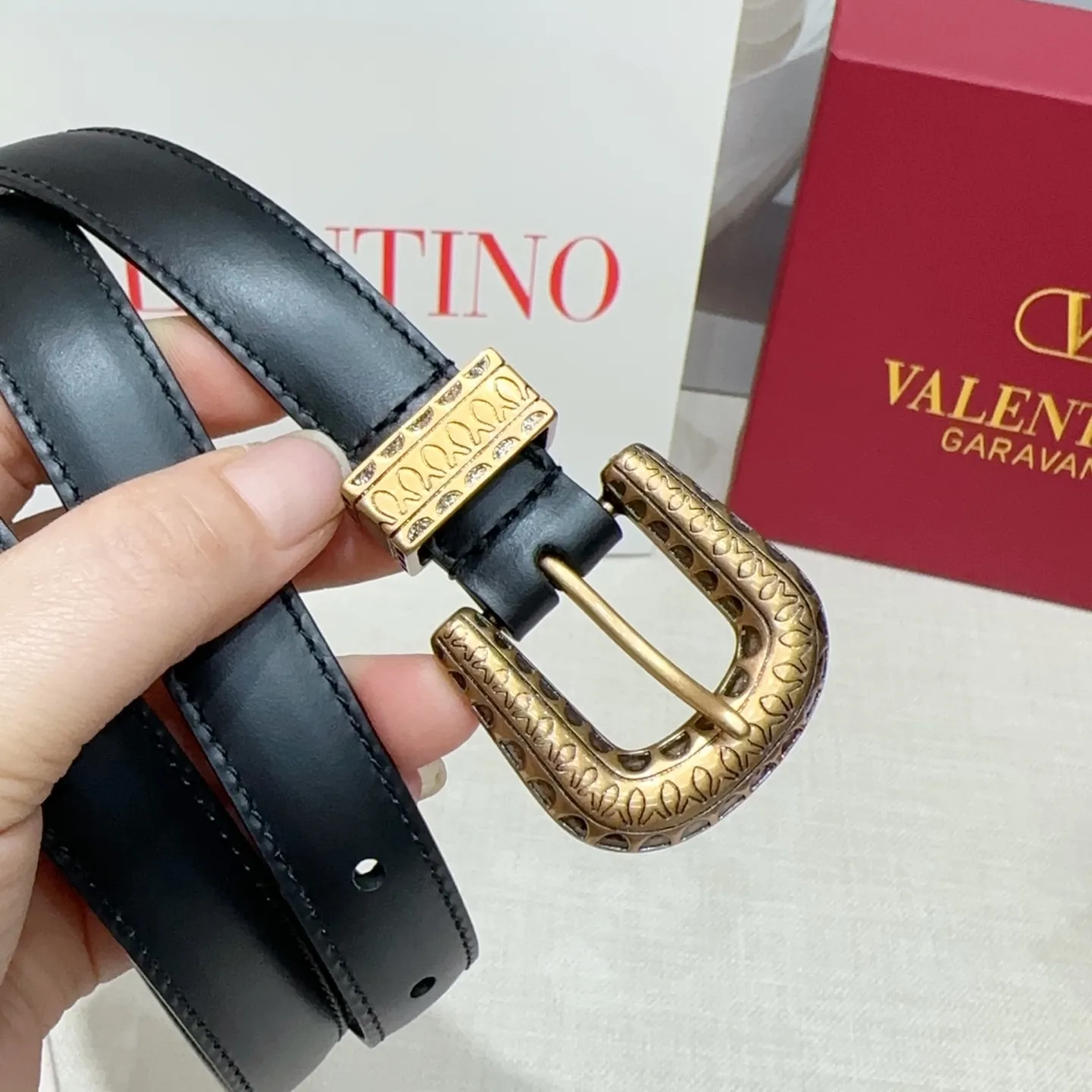 💰460💰Full package💰 💍Purchasing-grade Valentino belt⚡️🌹Width 2.0cm, double-sided first-layer cowhide, length: 75.80.85.90.95.100.Europe, copper five-pin drill buckle mold customization