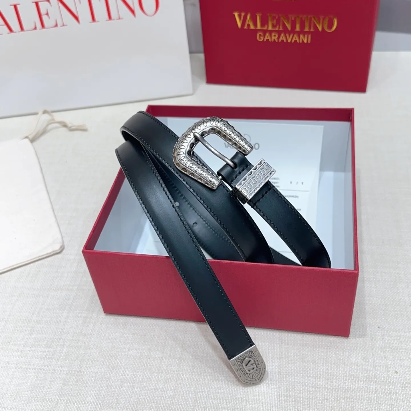 💰460💰Full package💰 💍Purchasing-grade Valentino belt⚡️🌹Width 2.0cm, double-sided first-layer cowhide, length: 75.80.85.90.95.100.Europe, copper five-pin drill buckle mold customization