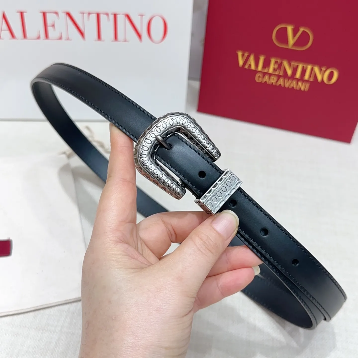 💰460💰Full package💰 💍Purchasing-grade Valentino belt⚡️🌹Width 2.0cm, double-sided first-layer cowhide, length: 75.80.85.90.95.100.Europe, copper five-pin drill buckle mold customization