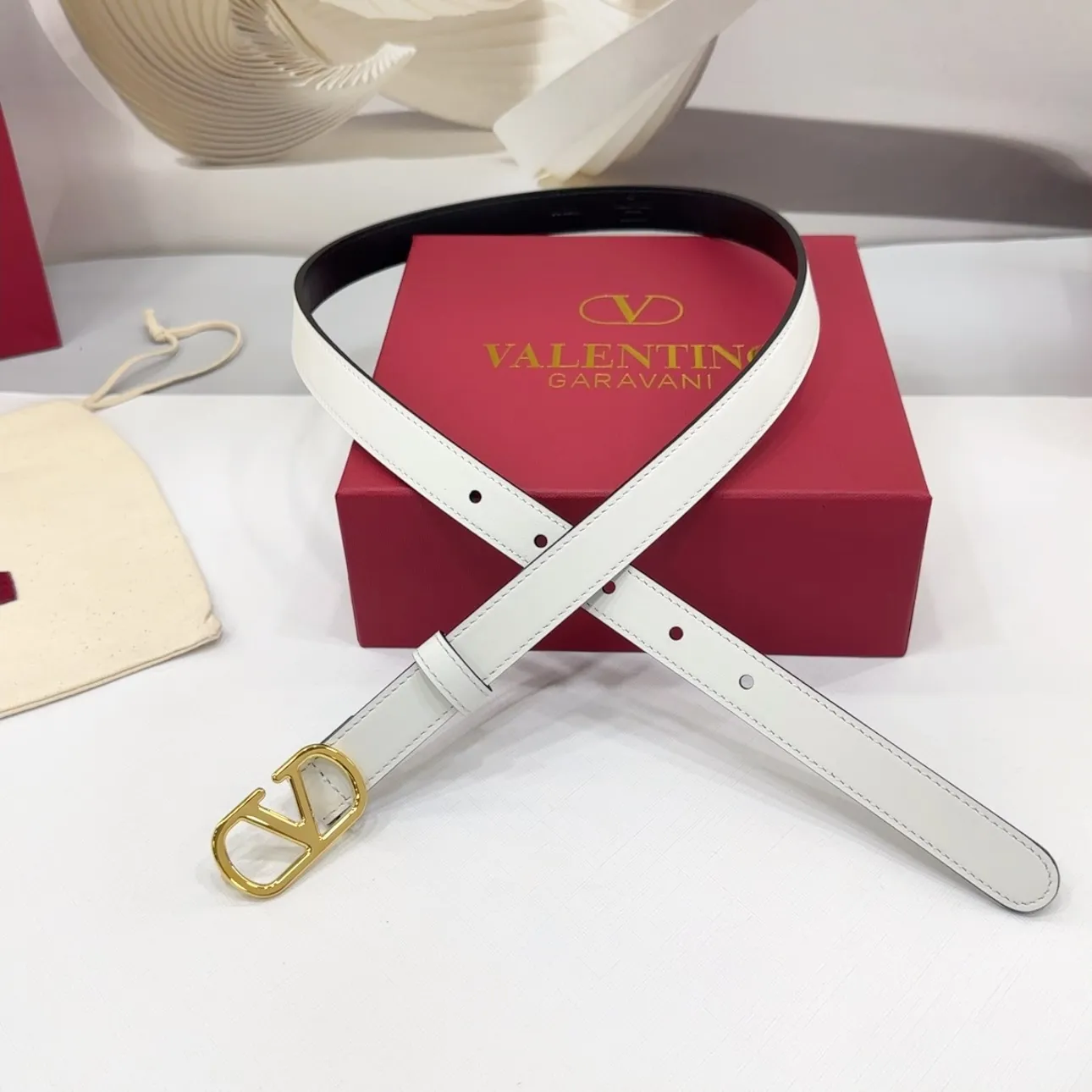 💰460💰Full package💰 💍Purchasing-grade Valentino belt ⚡️Width 2.0cm, double-sided first-layer cowhide leather ⚡️Length: .75.80.85.90.95.100 Euro, two-color hardware copper buckle original mold opening and customization to celebrate][Celebration][Celebration]