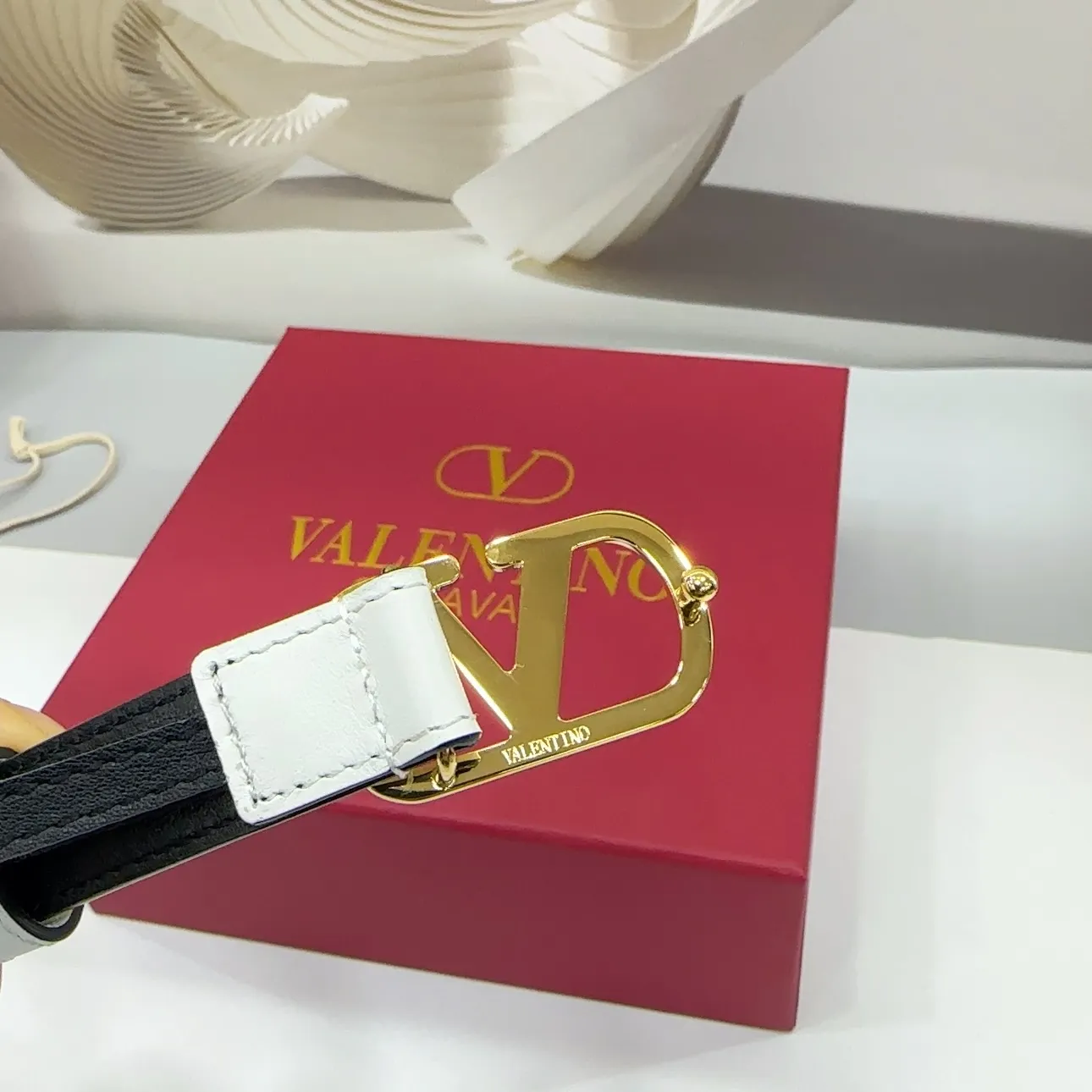 💰460💰Full package💰 💍Purchasing-grade Valentino belt ⚡️Width 2.0cm, double-sided first-layer cowhide leather ⚡️Length: .75.80.85.90.95.100 Euro, two-color hardware copper buckle original mold opening and customization to celebrate][Celebration][Celebration]