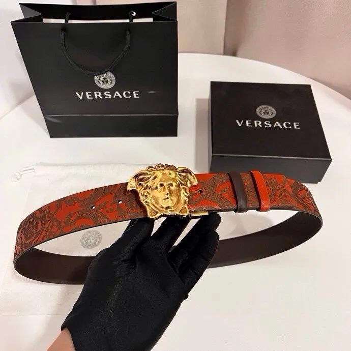 💰480💰Full package💰 💍Purchase level Versace⚡️🌹New style double-sided cow leather belt, one side is decorated with laser Barocco pattern, the other side is solid color, equipped with three-dimensional La Medusa double-sided buckle⚡️🌹Width 4.0cm