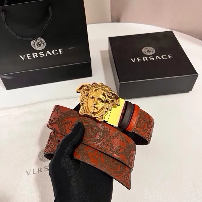 💰480💰Full package💰 💍Purchase level Versace⚡️🌹New style double-sided cow leather belt, one side is decorated with laser Barocco pattern, the other side is solid color, equipped with three-dimensional La Medusa double-sided buckle⚡️🌹Width 4.0cm