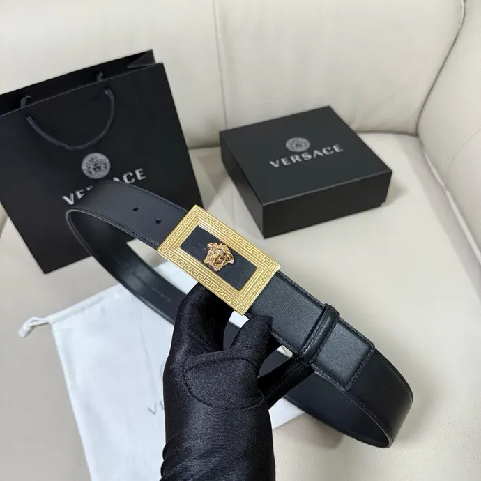 💰480💰Full set of packaging💰 💍Purchase grade Versace Width 4.0cm⚡️🌹Men's imported first-layer cowhide plain texture🌹Medusa head veneer plate buckle