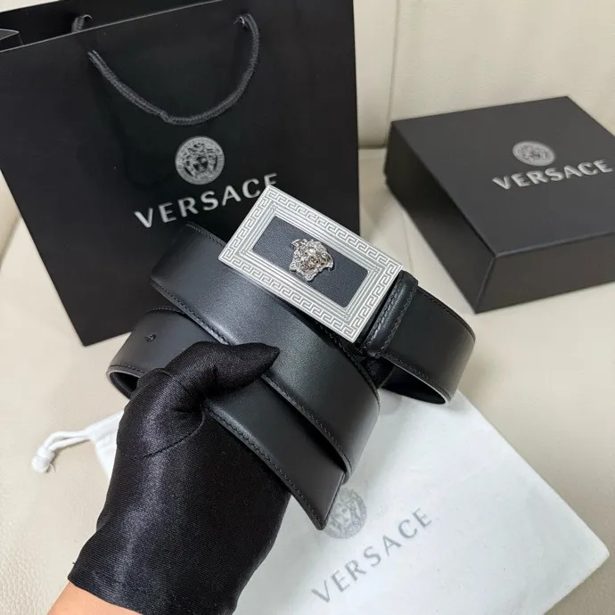 💰480💰Full set of packaging💰 💍Purchase grade Versace Width 4.0cm⚡️🌹Men's imported first-layer cowhide plain texture🌹Medusa head veneer plate buckle