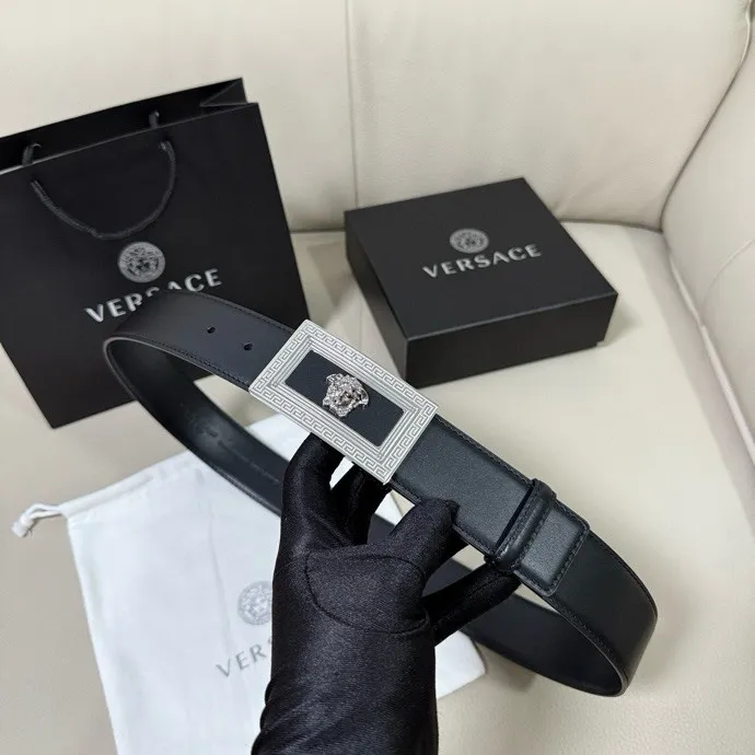💰480💰Full set of packaging💰 💍Purchase grade Versace Width 4.0cm⚡️🌹Men's imported first-layer cowhide plain texture🌹Medusa head veneer plate buckle