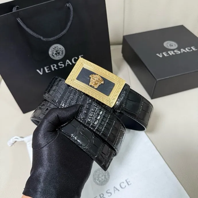 💰480💰Full set of packaging💰 💍Purchasing-grade Versace Width 4.0cm⚡️🌹Men's imported first-layer cowhide crocodile pattern🌹Medusa head veneer buckle