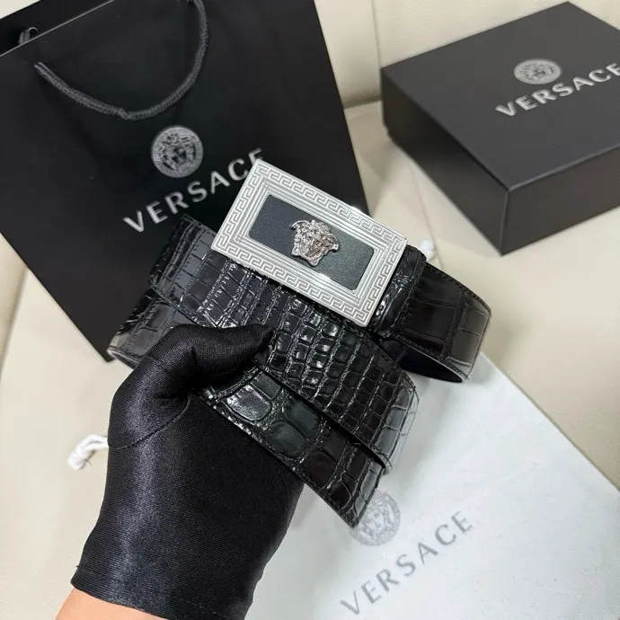💰480💰Full set of packaging💰 💍Purchasing-grade Versace Width 4.0cm⚡️🌹Men's imported first-layer cowhide crocodile pattern🌹Medusa head veneer buckle