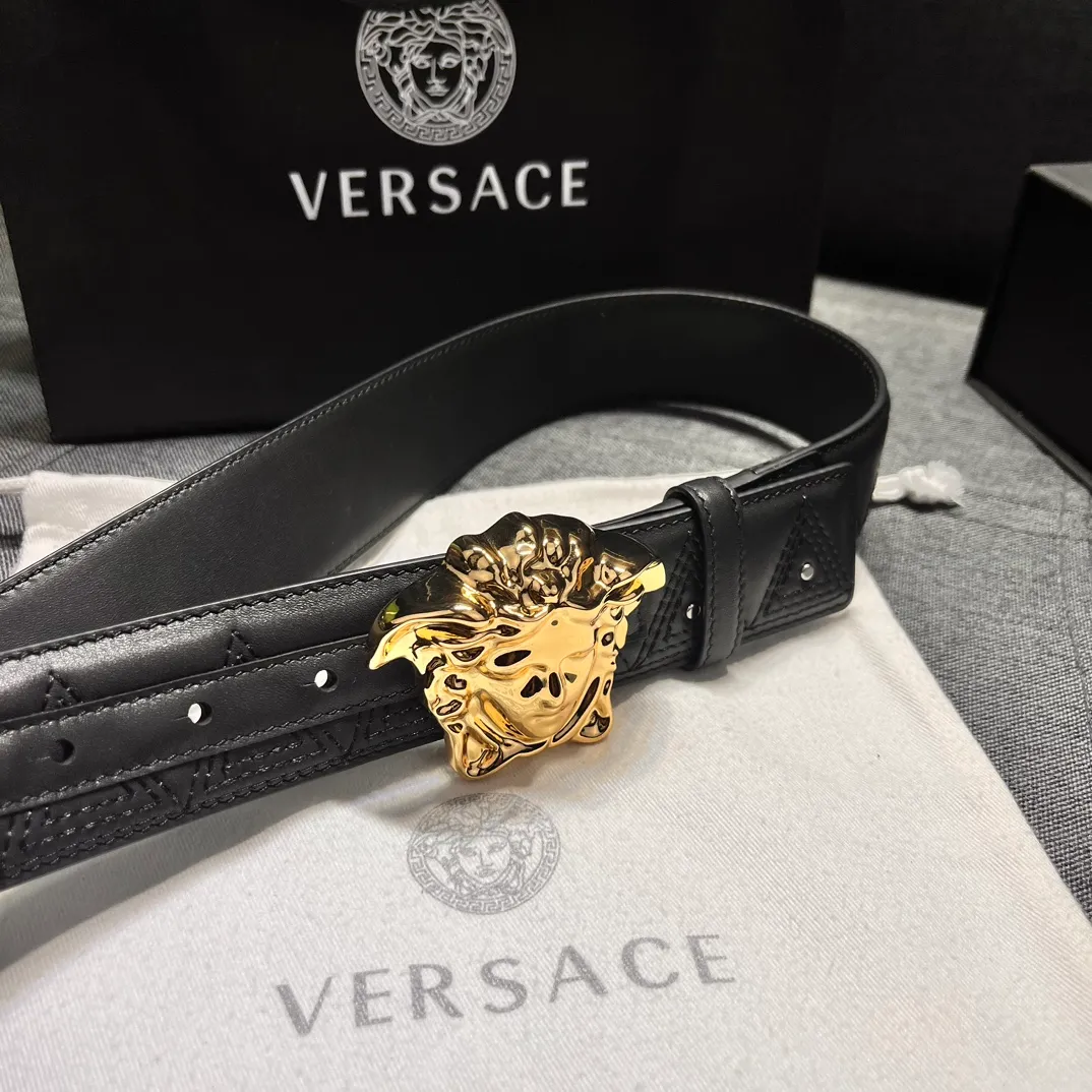 💰560💰Full package💰 💍Purchase level Versace⚡️🌹Width 4.0㎝ New heavy craftsmanship Use CNC embroidery machine imported from Germany to embroider⚡️🌹Pure copper Medusa head buckle⚡️🌹Pay attention to every detail