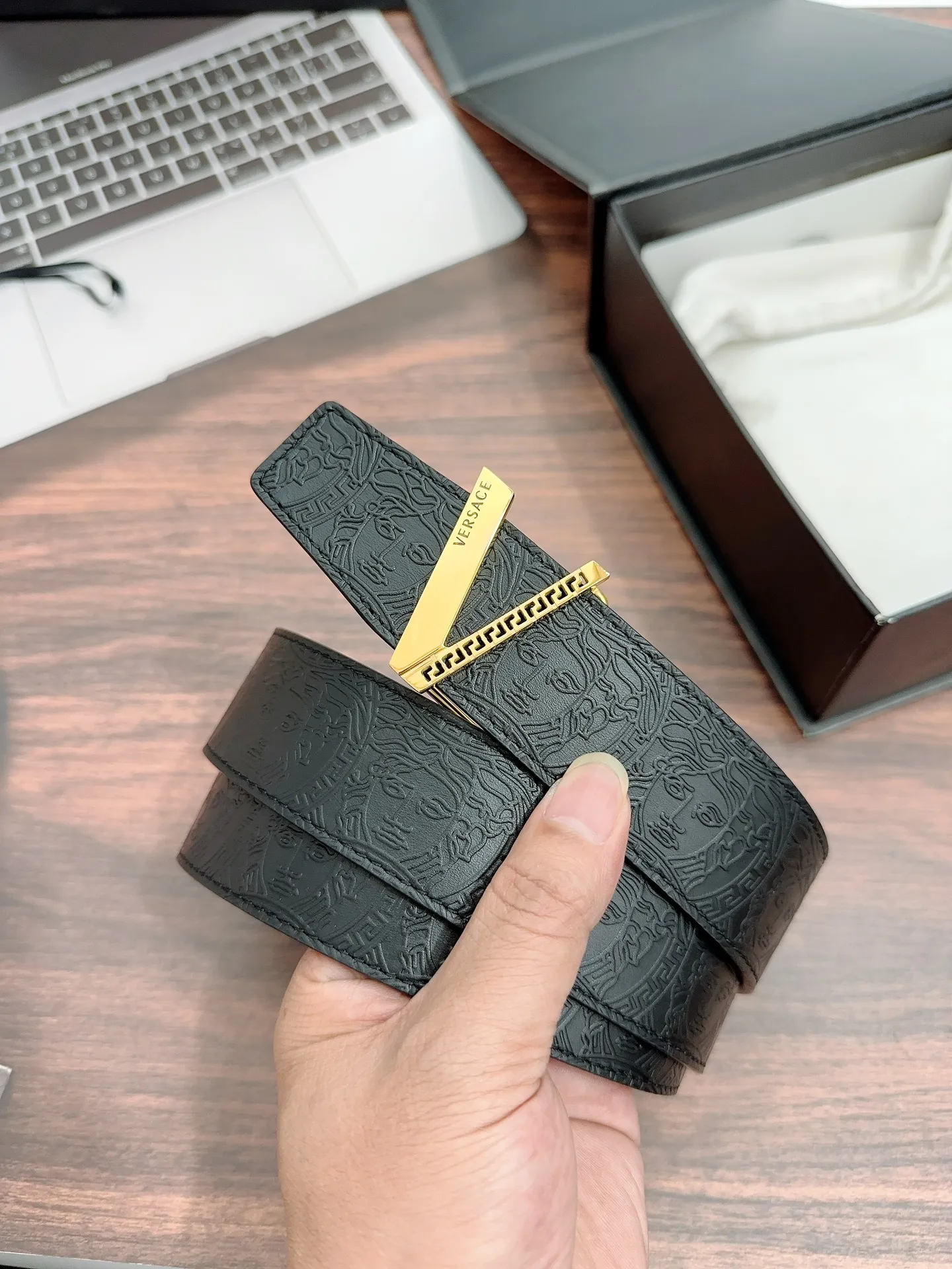💰520💰Full set of packaging💰 💍Purchase grade Versace 4CM wide imported heat-embossed textured first-layer cowhide with special leather sole